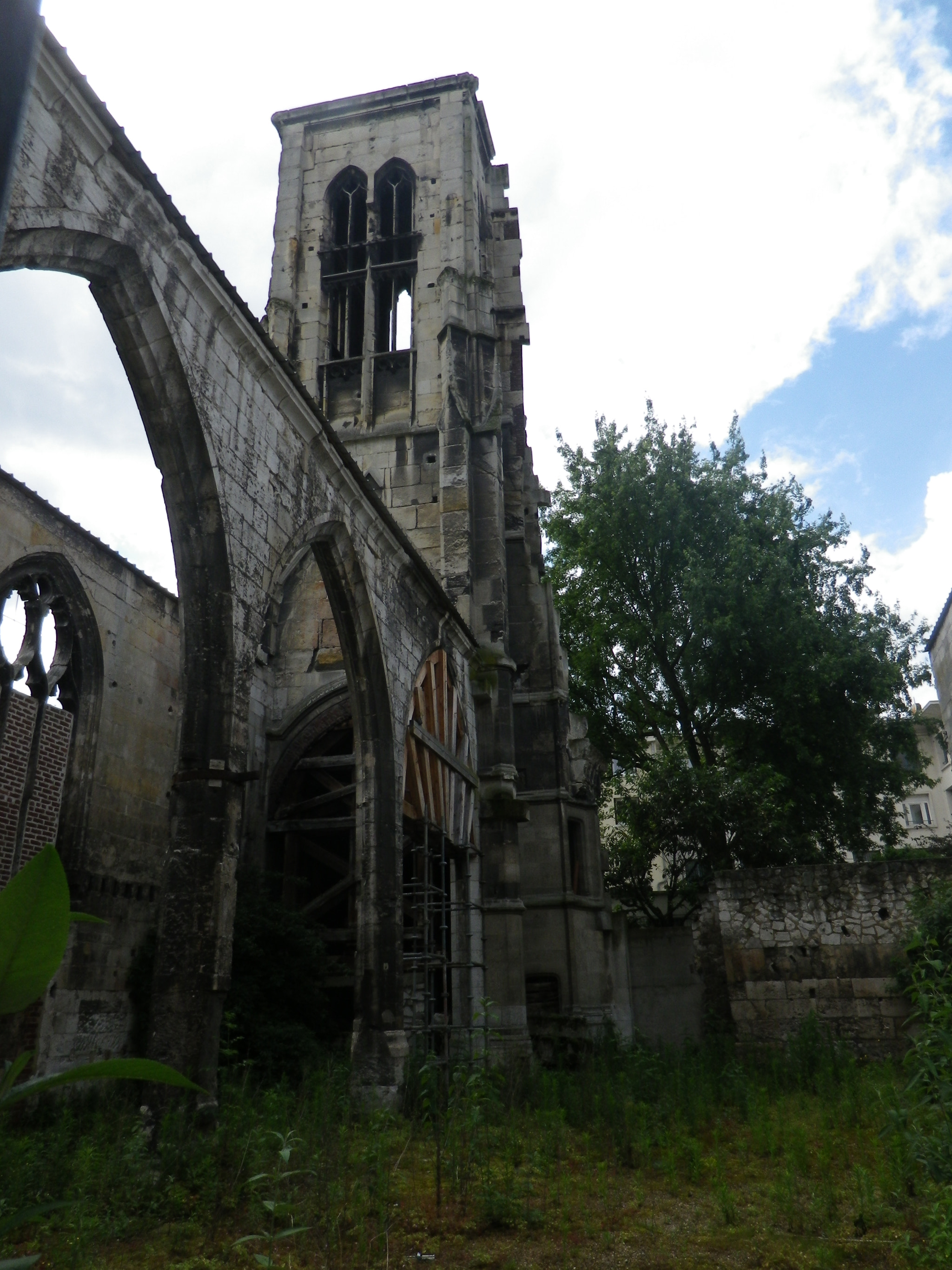Pentax Optio RZ18 sample photo. Ruine de l'eglise st pierre du châtel photography