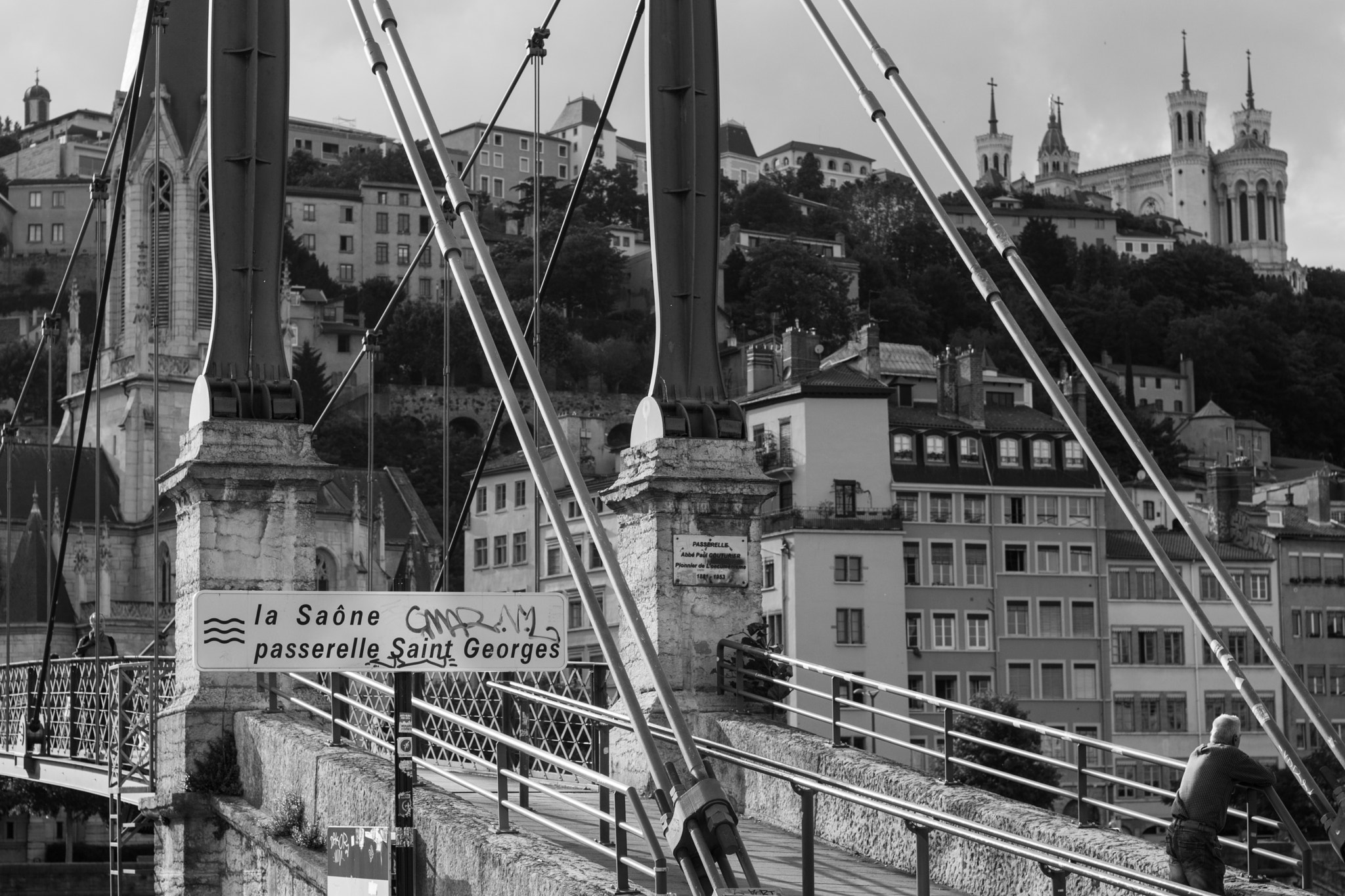 Sony SLT-A77 + Sony 50mm F1.4 sample photo. Passerelle saint georges :: lyon photography