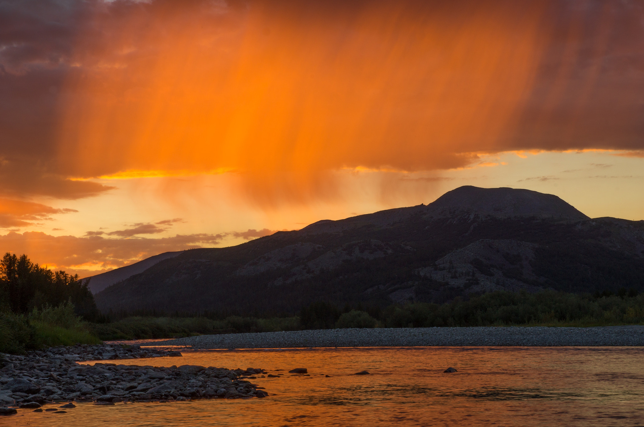 Sony SLT-A55 (SLT-A55V) + Sony DT 16-50mm F2.8 SSM sample photo. Peach rain at sunset photography