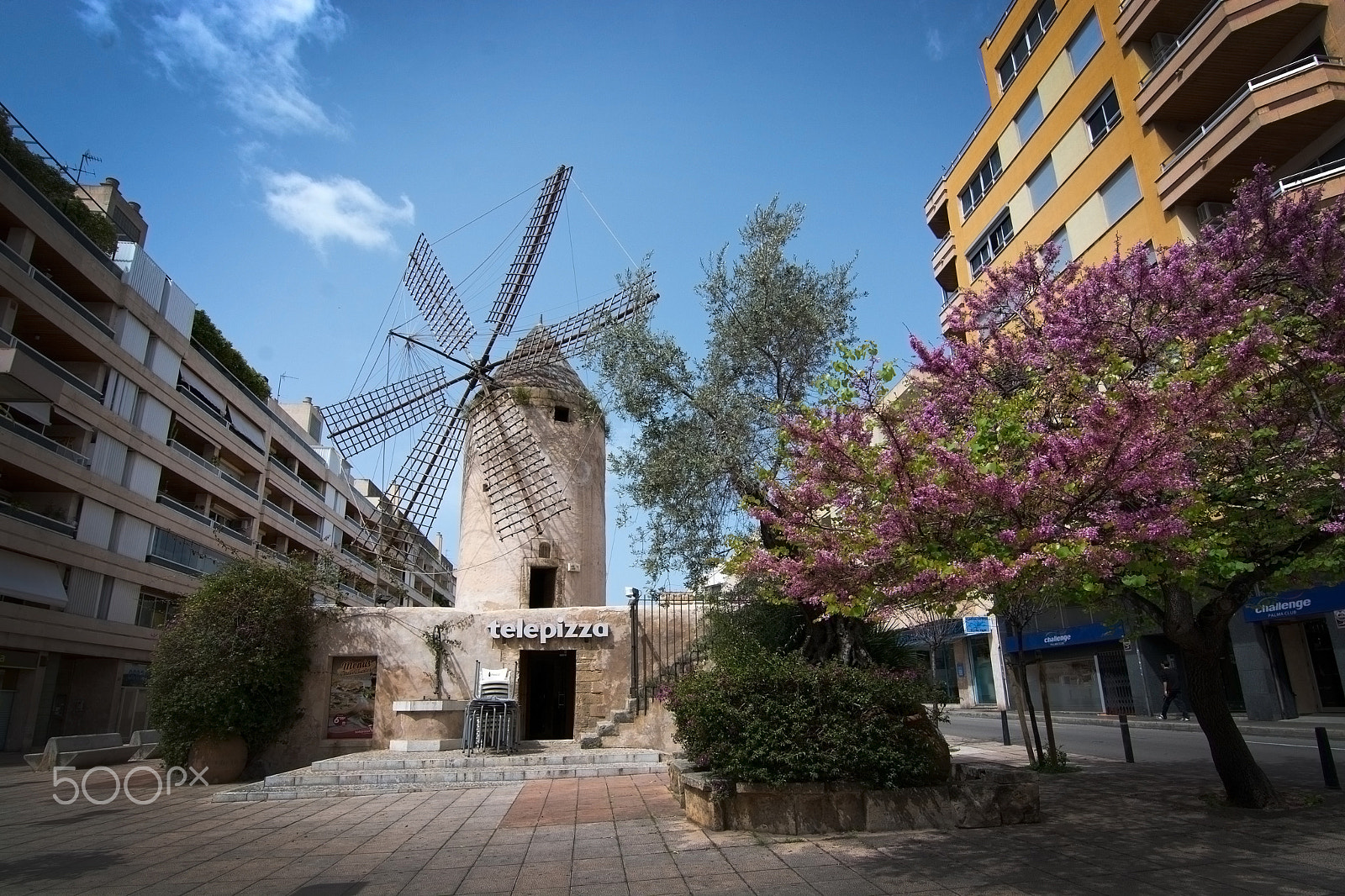 Nikon D7100 + Nikon AF Nikkor 35mm F2D sample photo. Windmill in quattro molinos photography