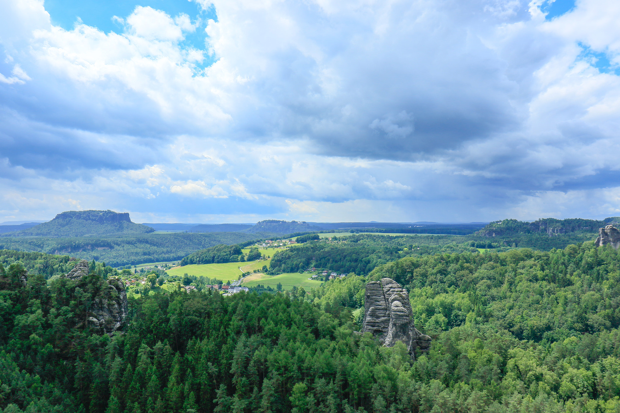 Canon EF-S 17-55mm F2.8 IS USM sample photo. Summer day in saxonian switzerland photography