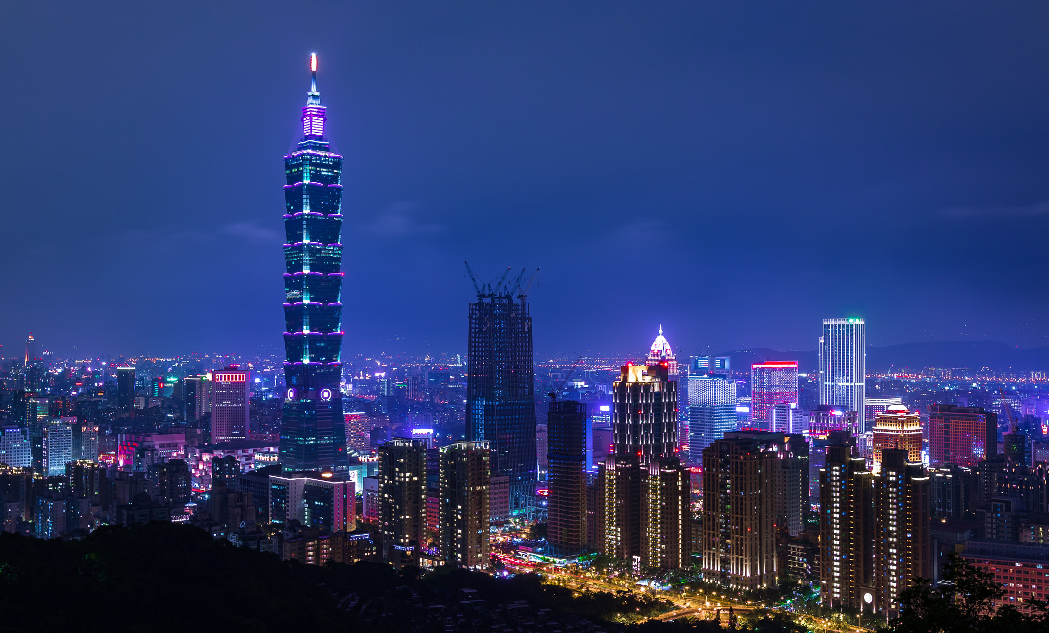 Sigma 24mm F1.4 DG HSM Art sample photo. Taipei city at night photography