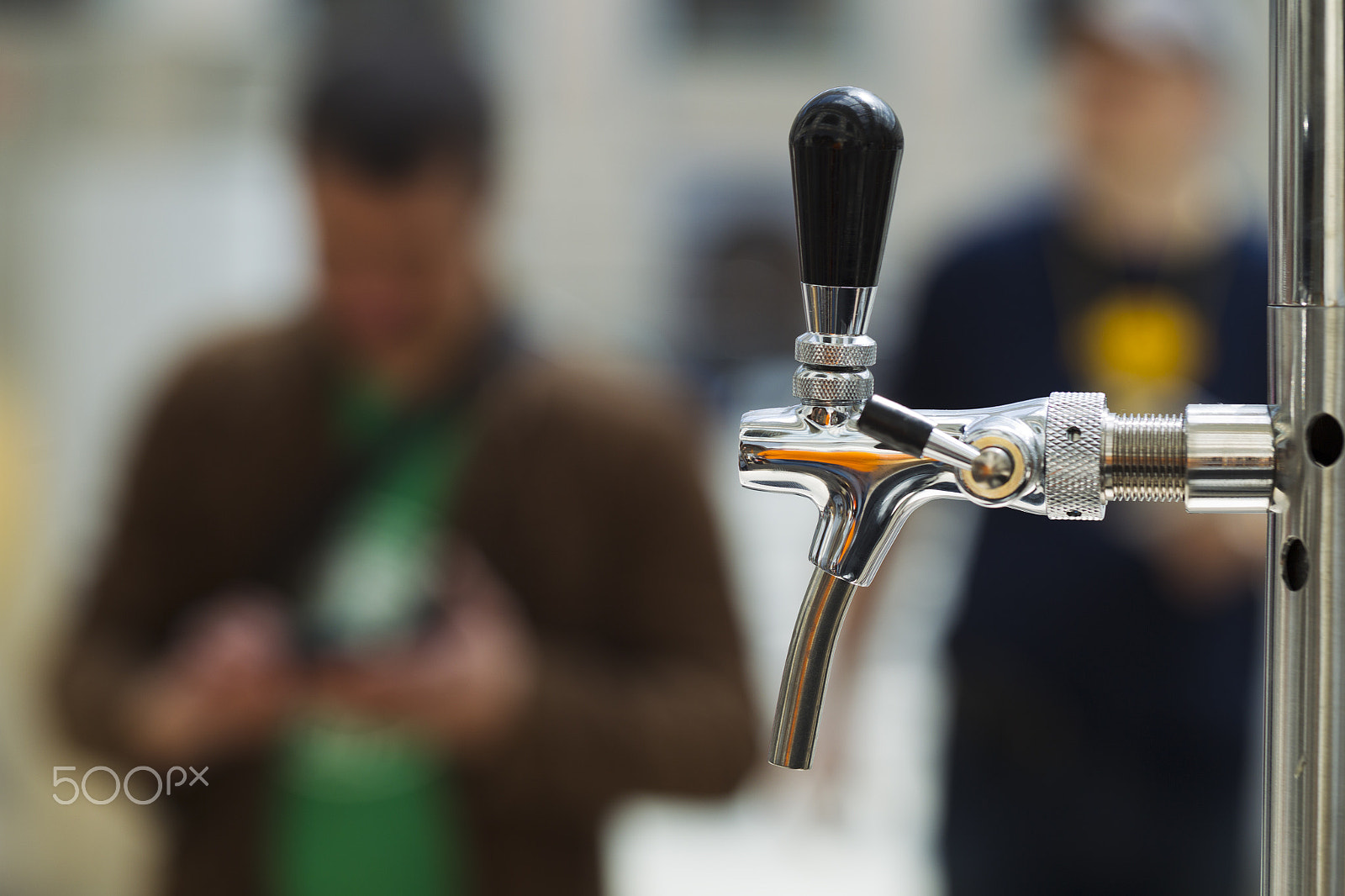 Canon EOS-1D Mark IV sample photo. Bright metal beer tap photography