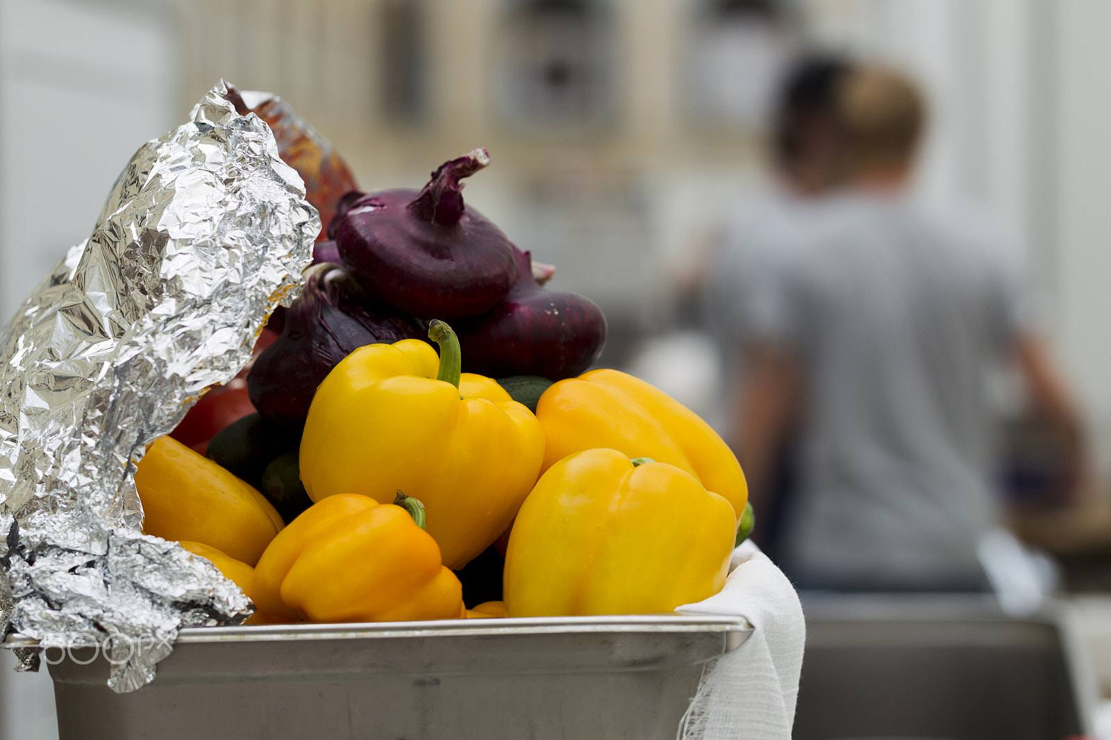 Canon EOS-1D Mark IV sample photo. Red onions, yellow peppers photography