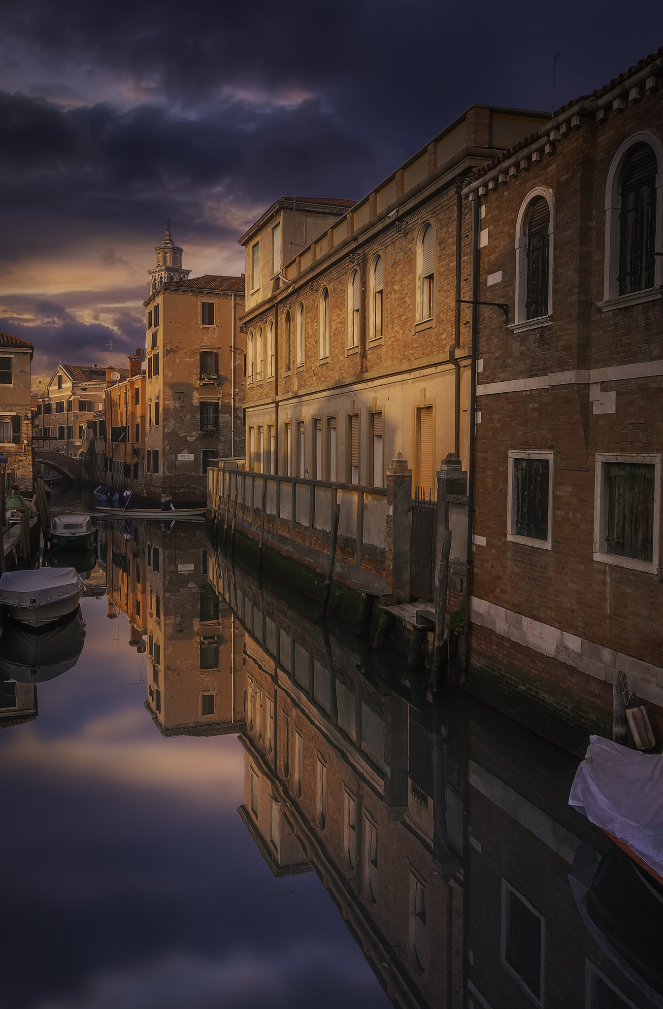 Sigma 10-20mm F4-5.6 EX DC HSM sample photo. Venetian paths 21 photography