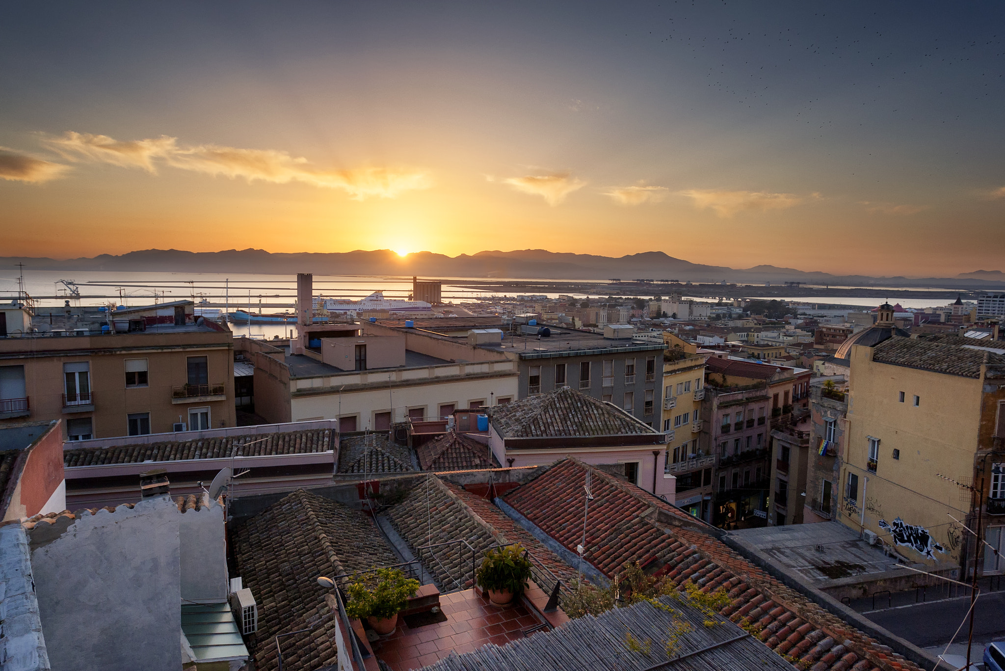Canon EOS-1D Mark III sample photo. Old town roofs photography