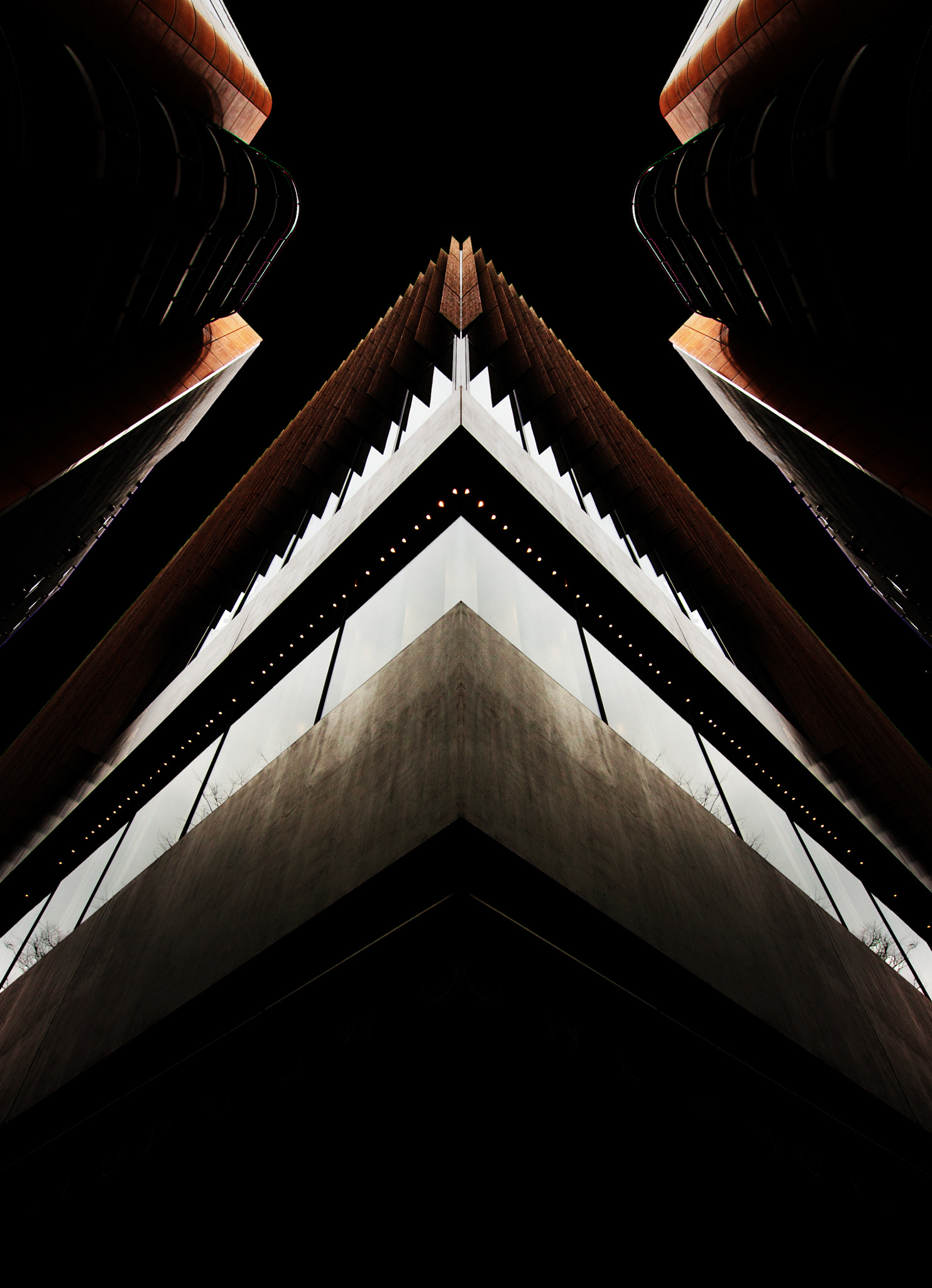 Canon EF-S 10-18mm F4.5–5.6 IS STM sample photo. Warp building in tokyo photography