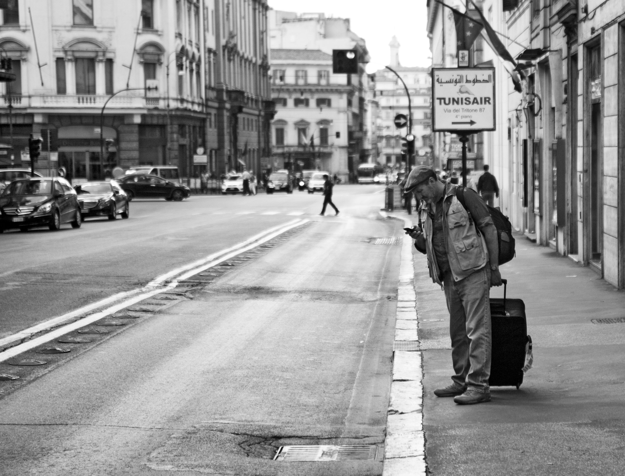 Canon EOS 5D + Sigma 24-70mm F2.8 EX DG Macro sample photo. Street frame in rome photography