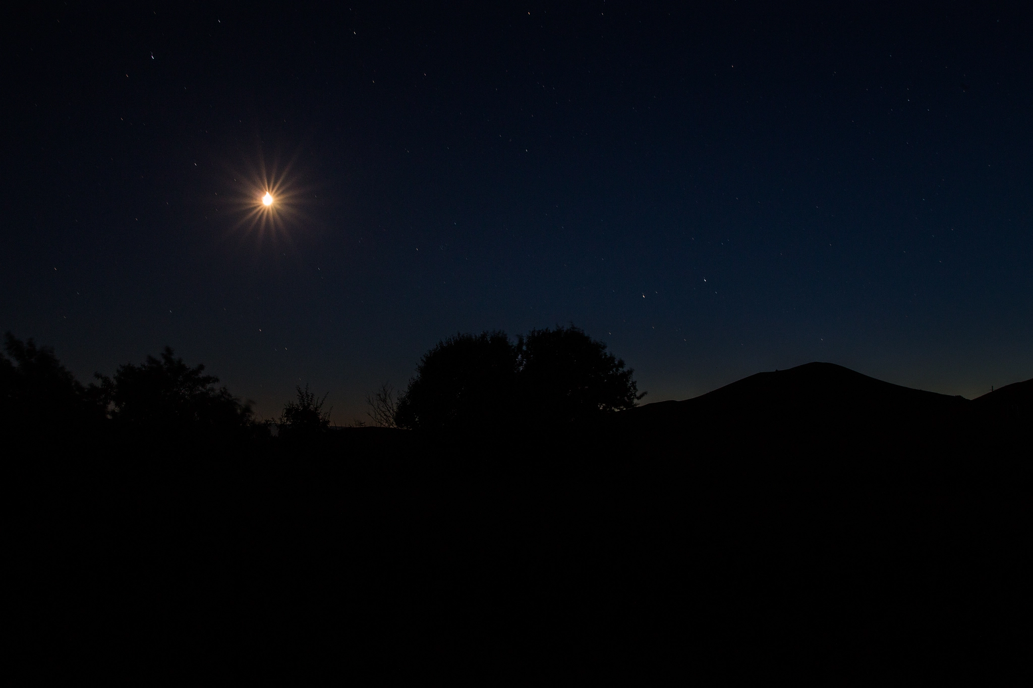 Canon EOS 6D + Sigma 28mm f/1.8 DG Macro EX sample photo. Nightscape photography