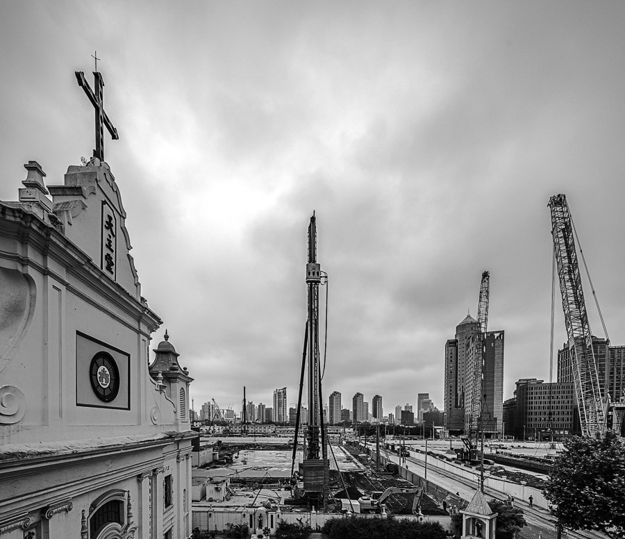 Canon TS-E 17mm F4L Tilt-Shift sample photo. Church photography