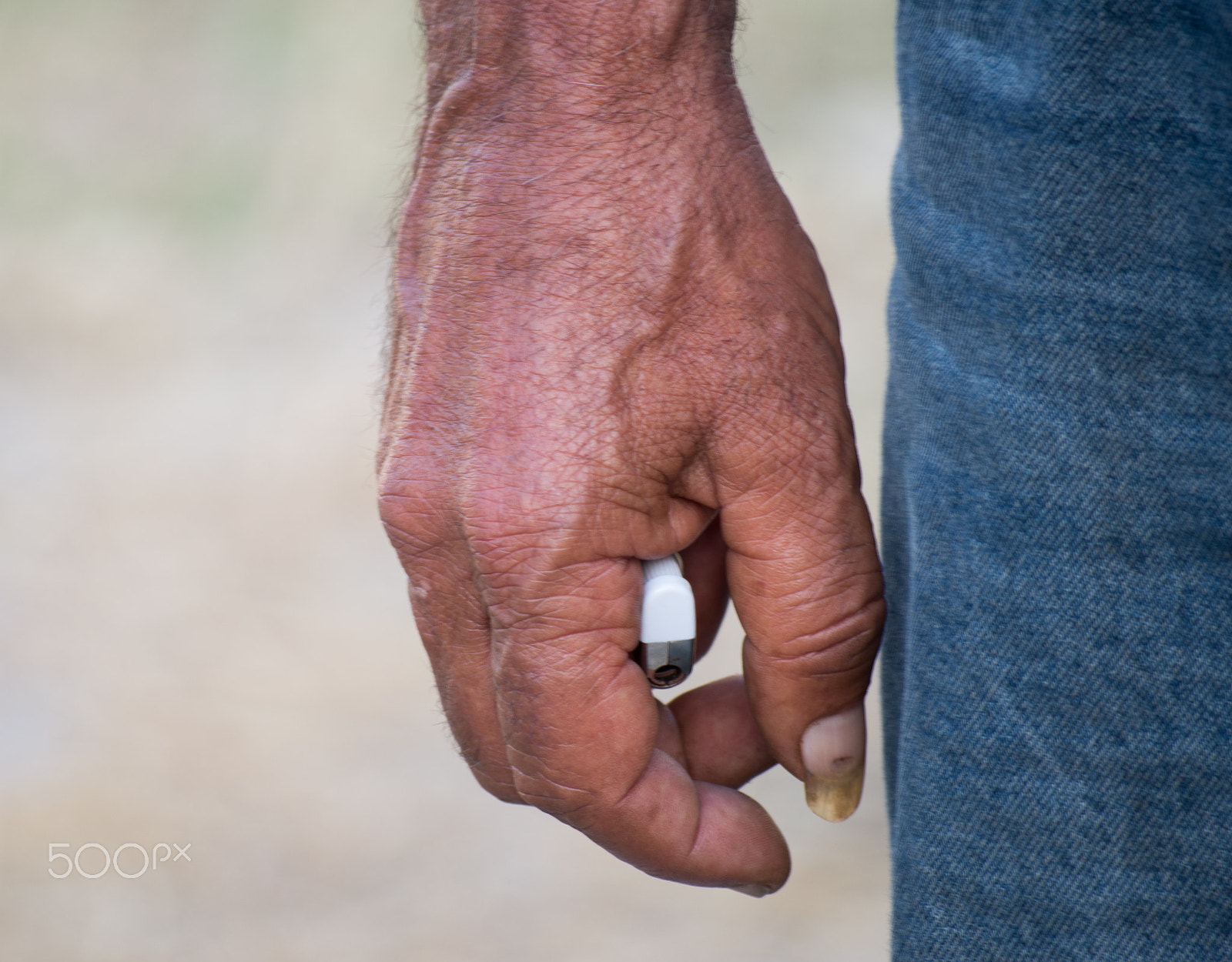 Pentax smc DA 50-200mm F4-5.6 ED WR sample photo. Hand photography