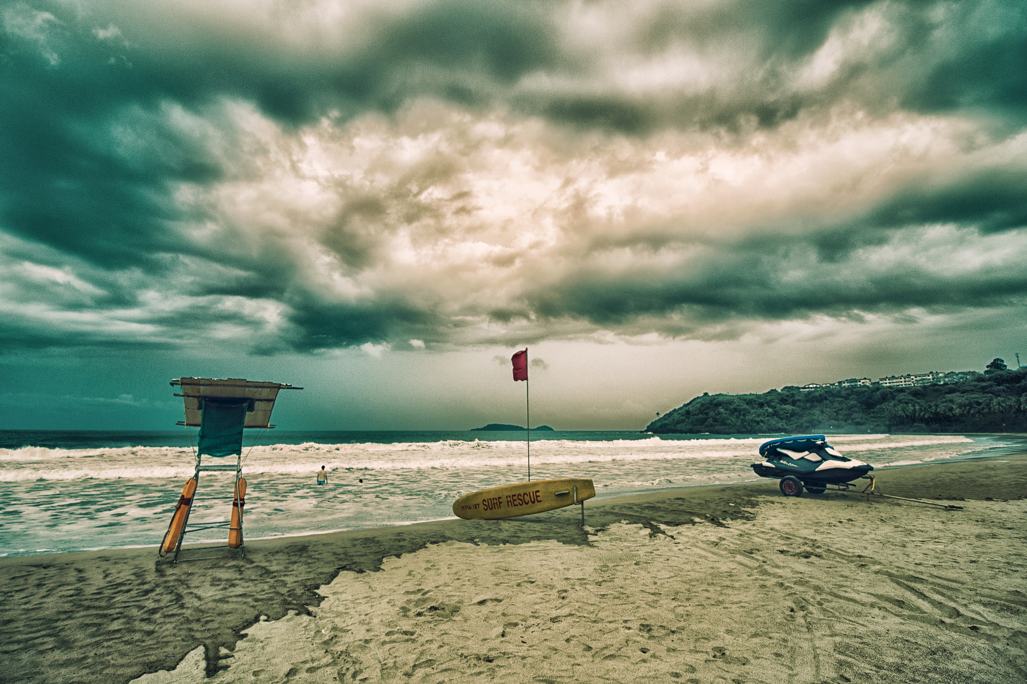 Canon EF-S 10-18mm F4.5–5.6 IS STM sample photo. Surfs up photography