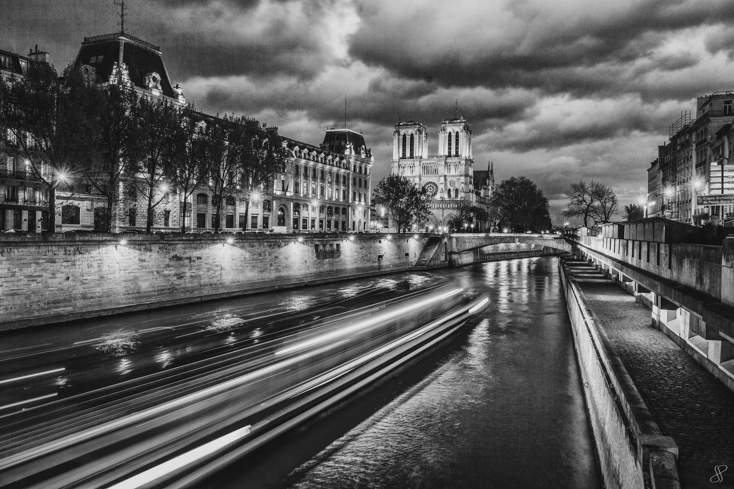 Canon EF-S 10-18mm F4.5–5.6 IS STM sample photo. 2016#21 - quai de seine, paris photography