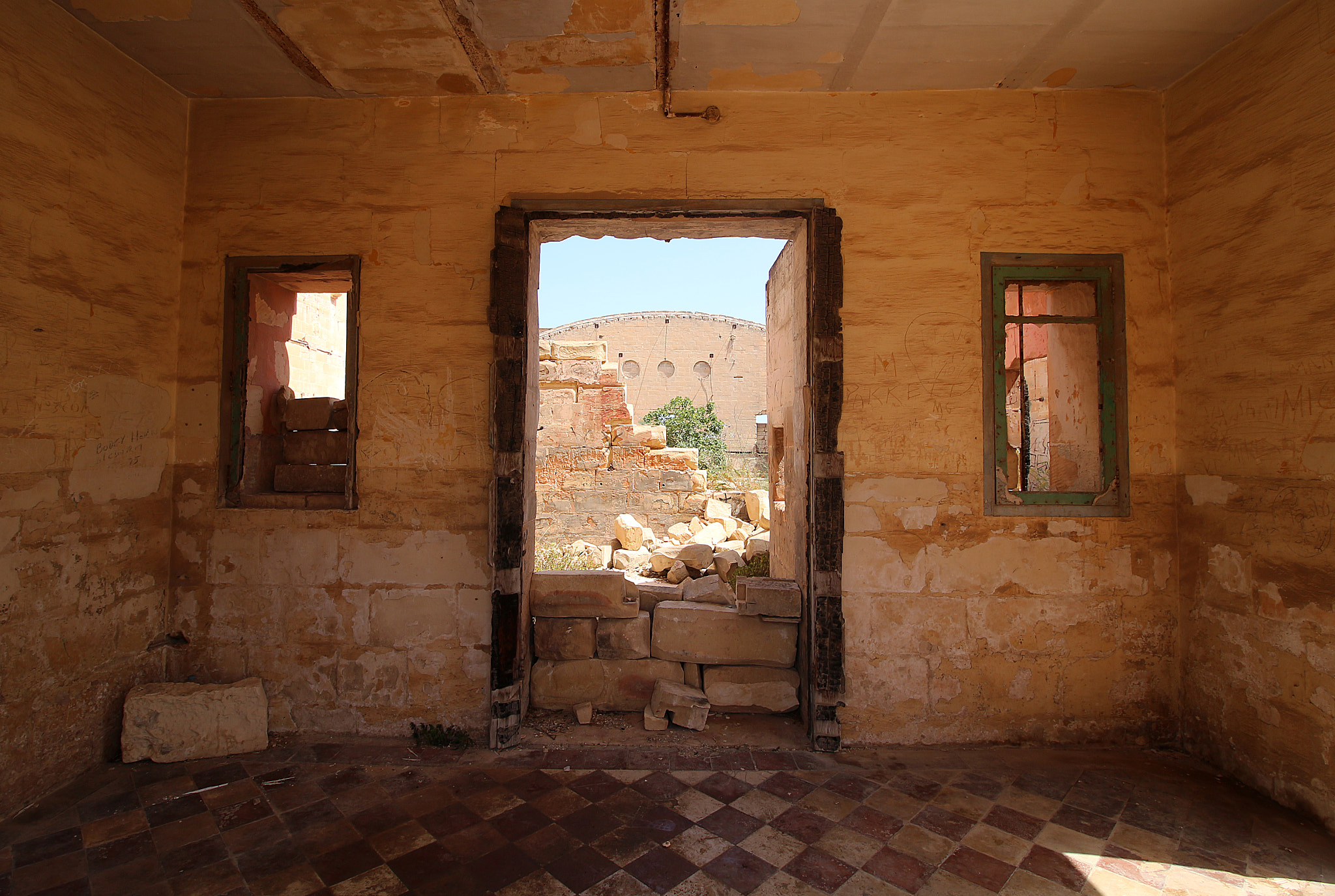 Canon EF-S 10-18mm F4.5–5.6 IS STM sample photo. Malta ruin photography