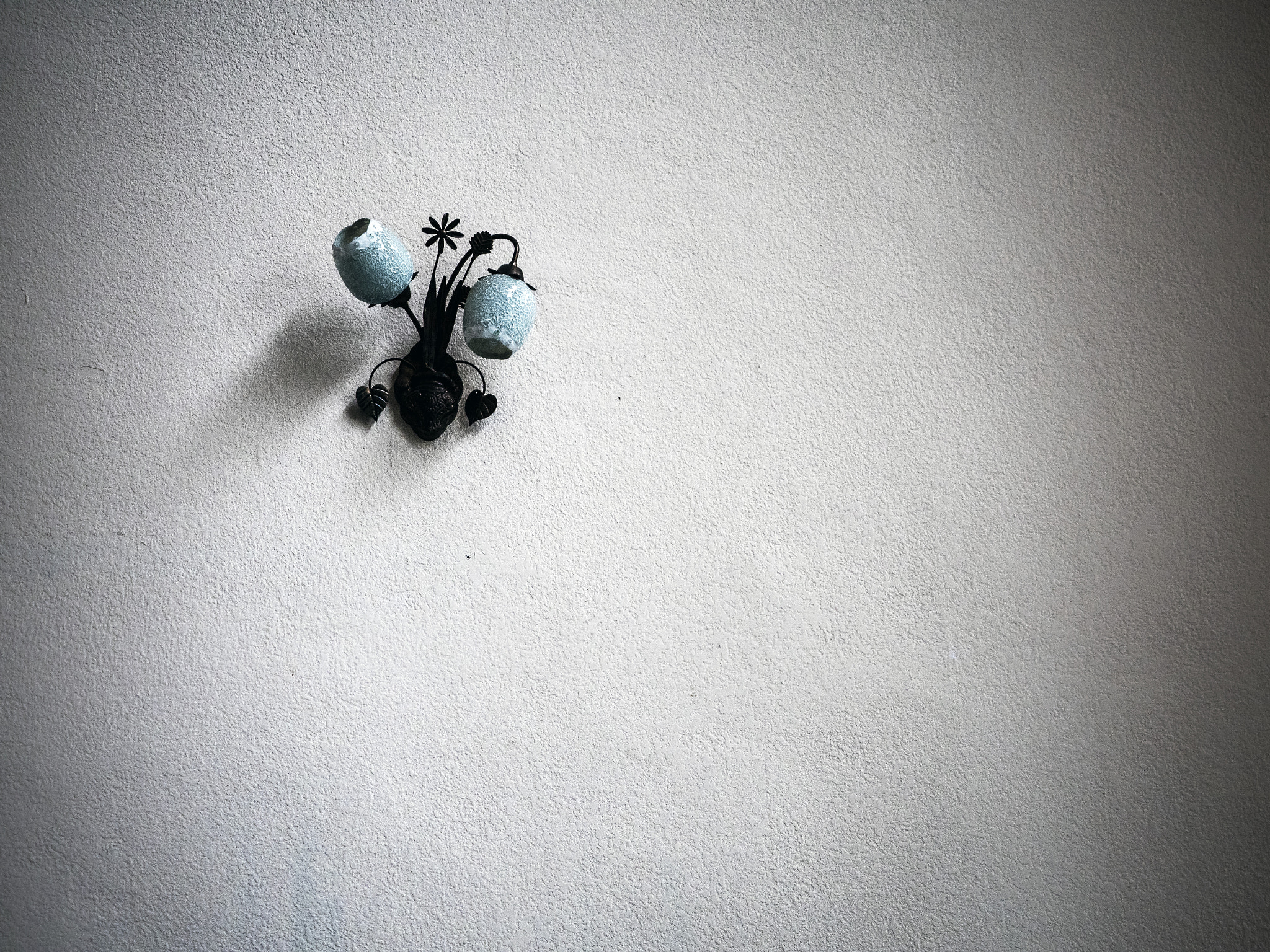 Panasonic Lumix DMC-GX8 sample photo. Blue photography