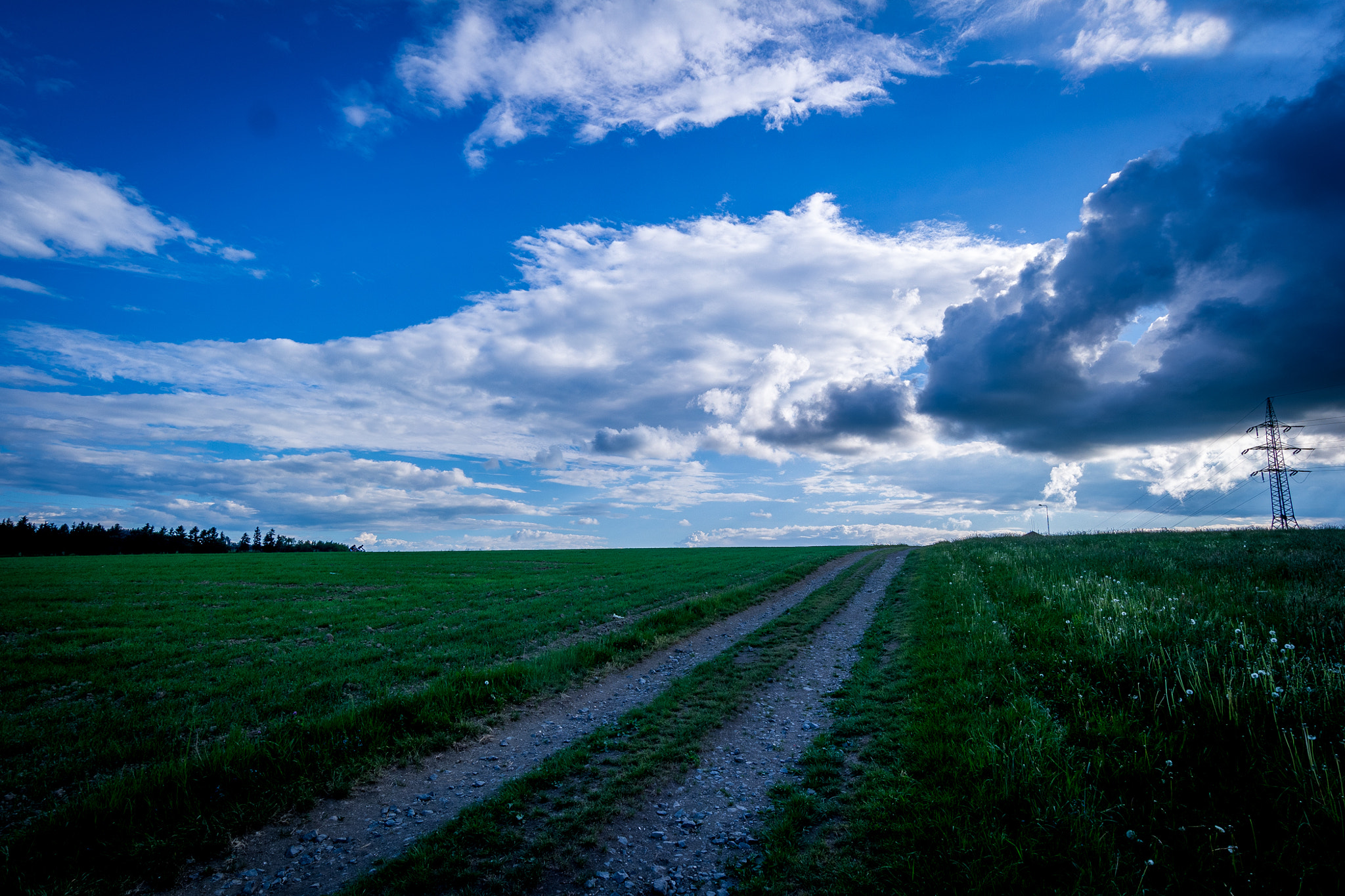 Samsung NX30 + Samsung NX 12-24mm F4-5.6 ED sample photo. Way to home photography