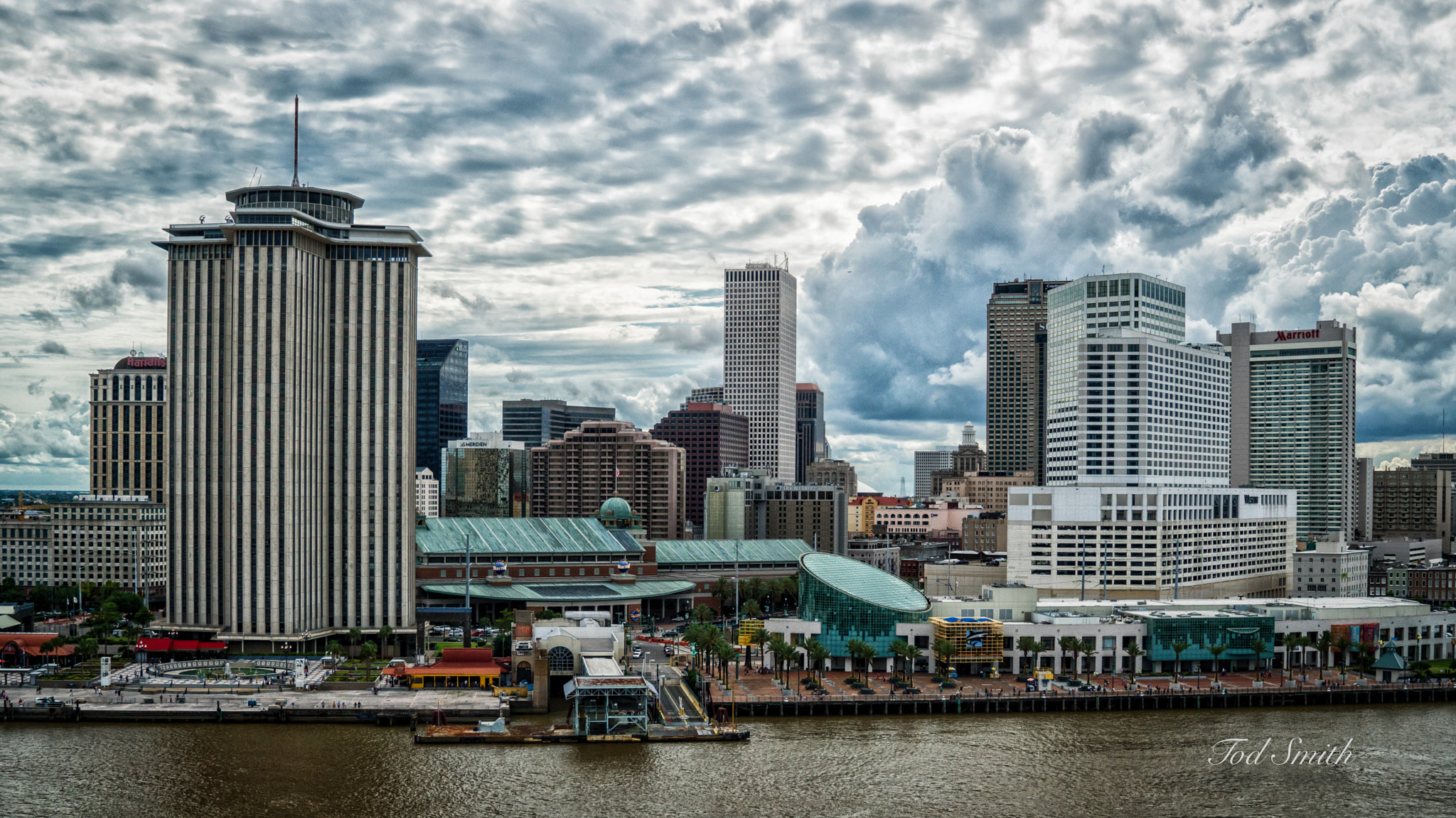 Sony a6300 + Sony Vario Tessar T* FE 24-70mm F4 ZA OSS sample photo. New orleans' riverfront photography