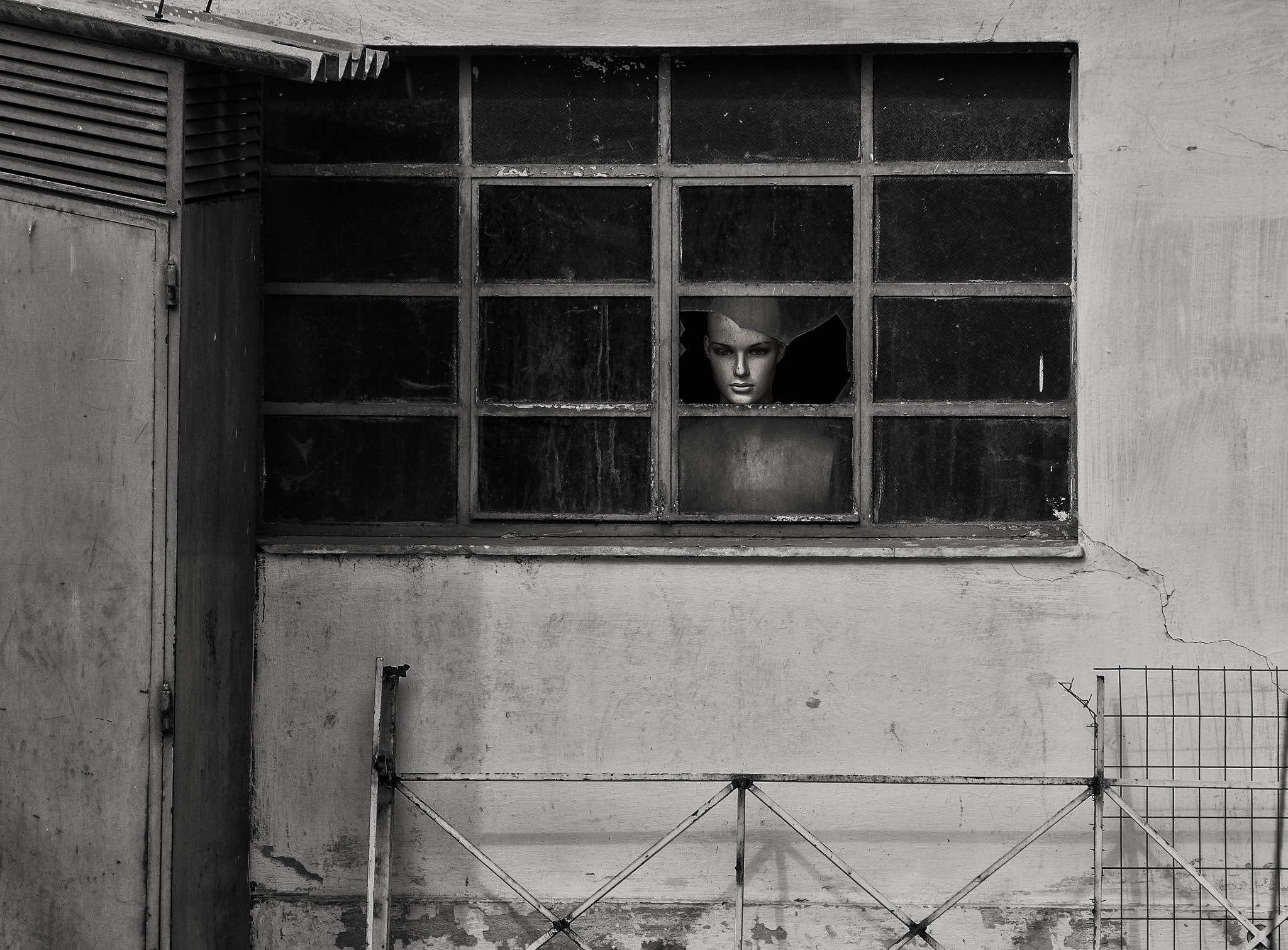 Olympus Zuiko Digital ED 40-150mm F4.0-5.6 sample photo. A little spooky photography