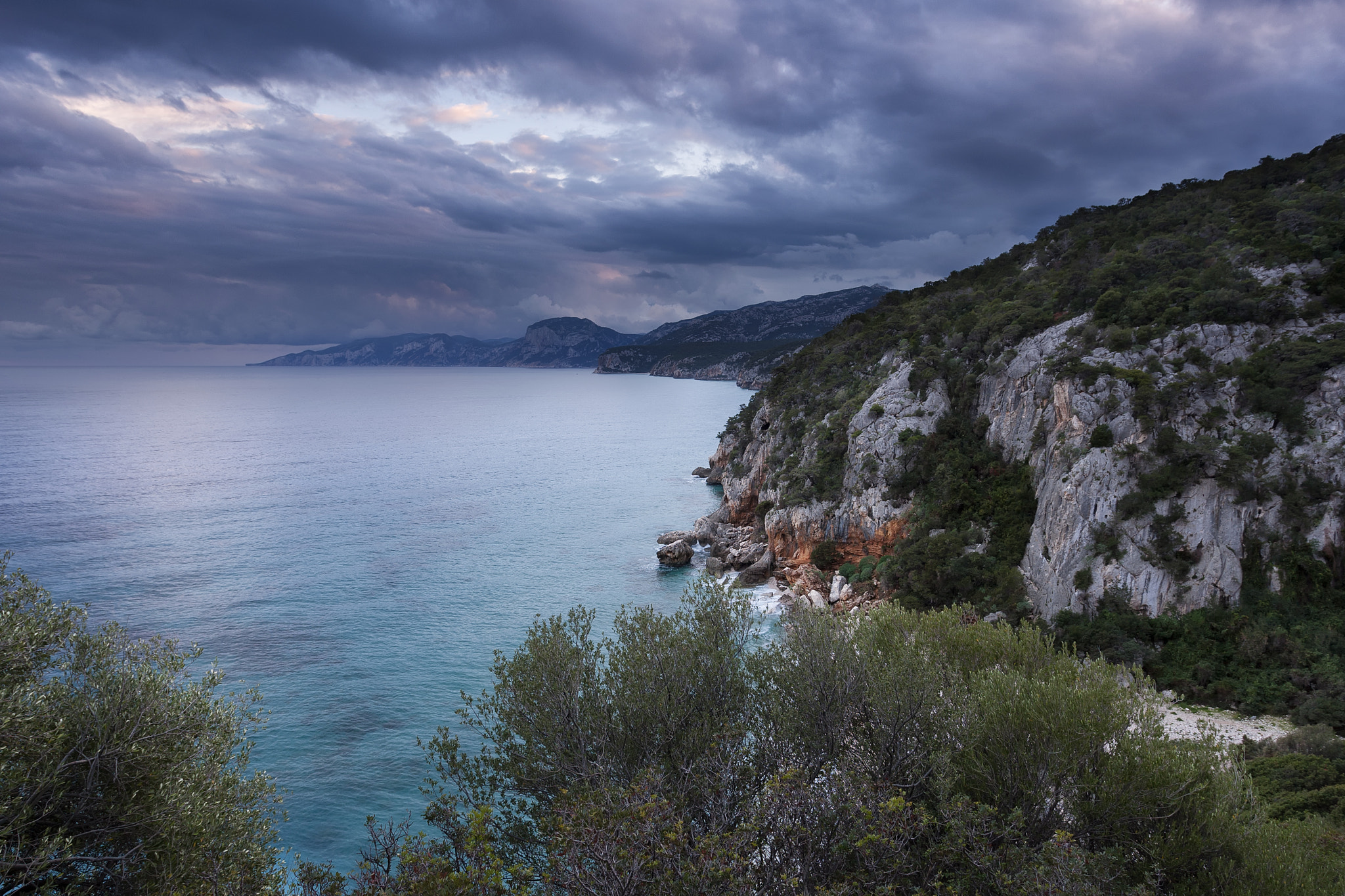 Canon EOS-1D Mark III sample photo. Before the storm on cala gonone photography