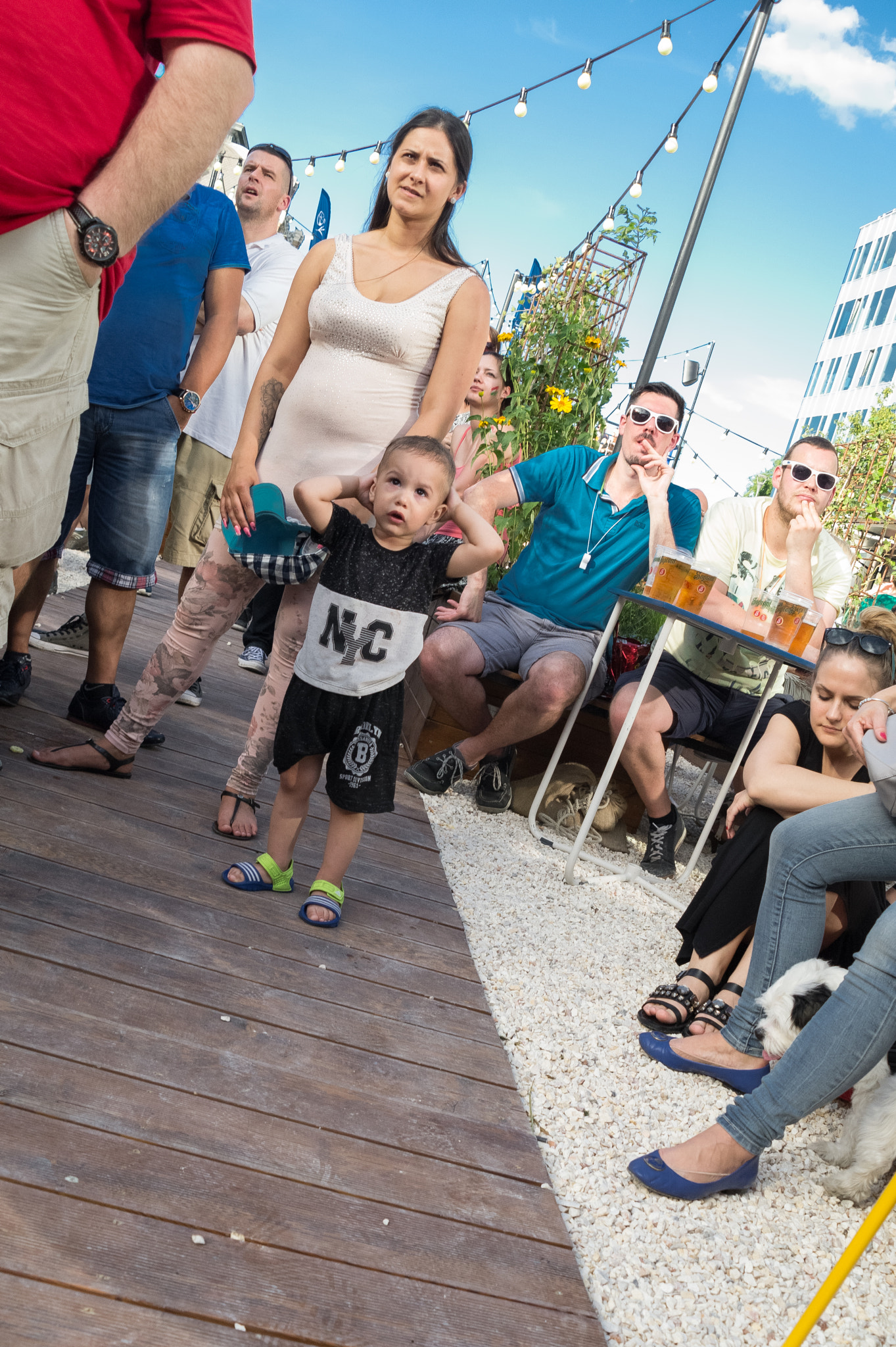 Samsung NX10 sample photo. On the streets of budapest photography