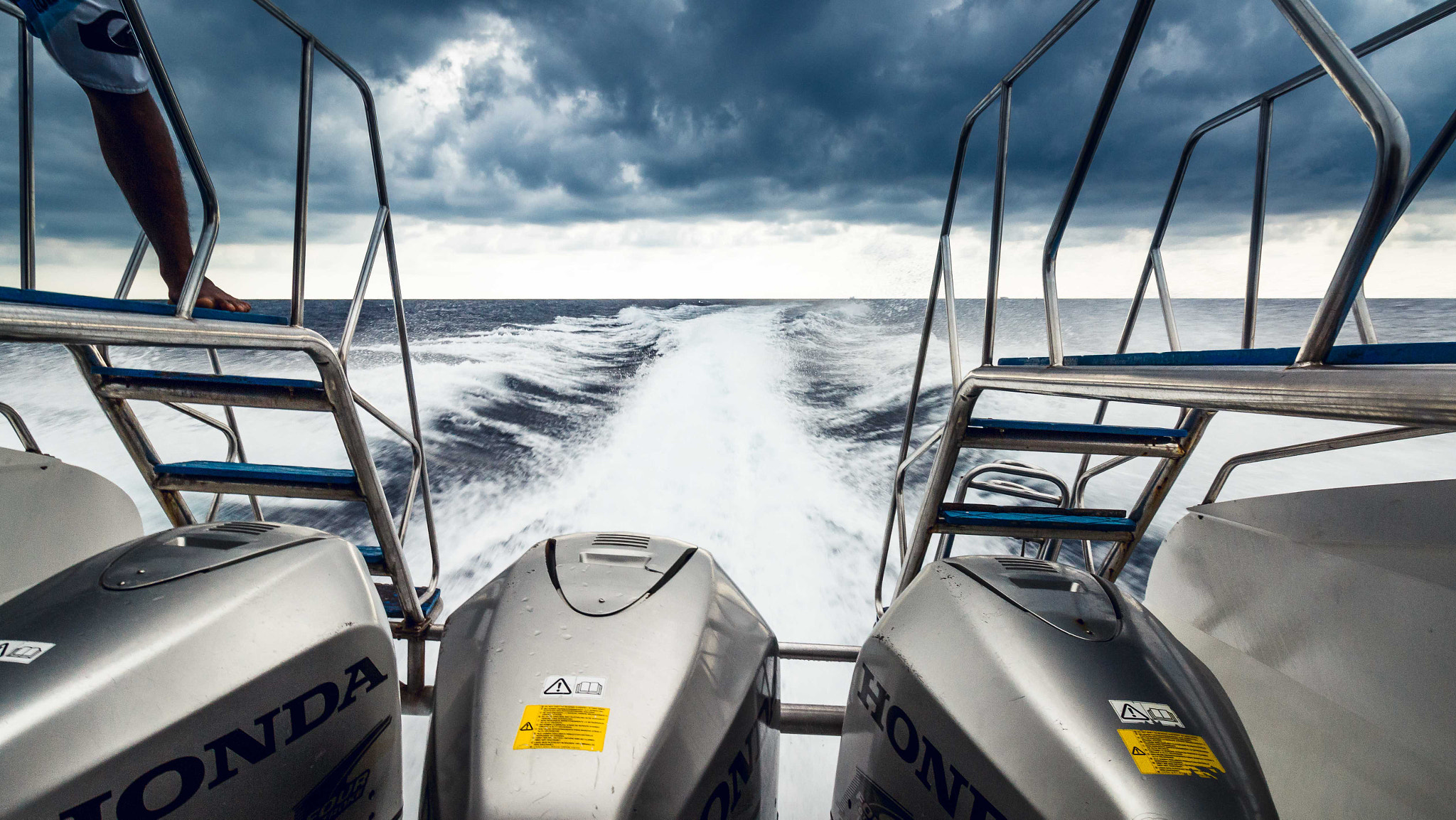 Canon EF-S 10-18mm F4.5–5.6 IS STM sample photo. Boattrip photography