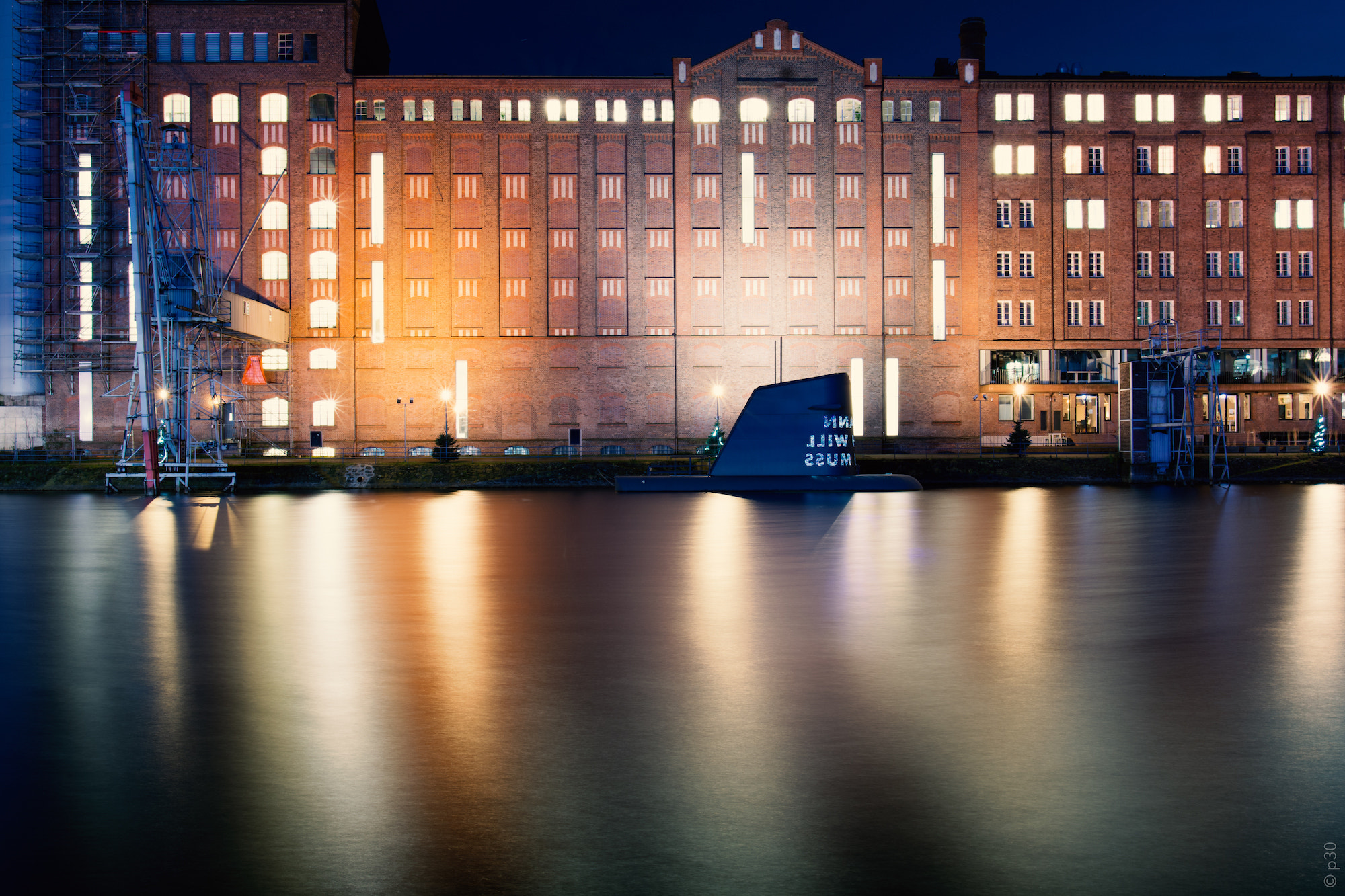 Nikon D7100 + Nikon AF-S Nikkor 20mm F1.8G ED sample photo. Submarine photography
