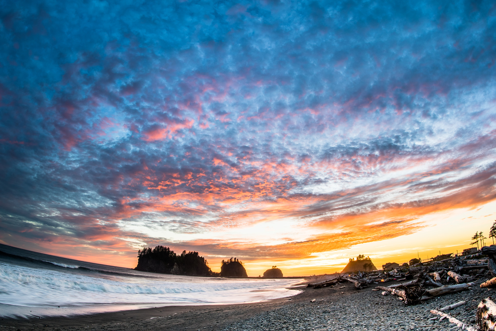 Nikon D5500 + Samyang 12mm F2.8 ED AS NCS Fisheye sample photo. La push sky photography