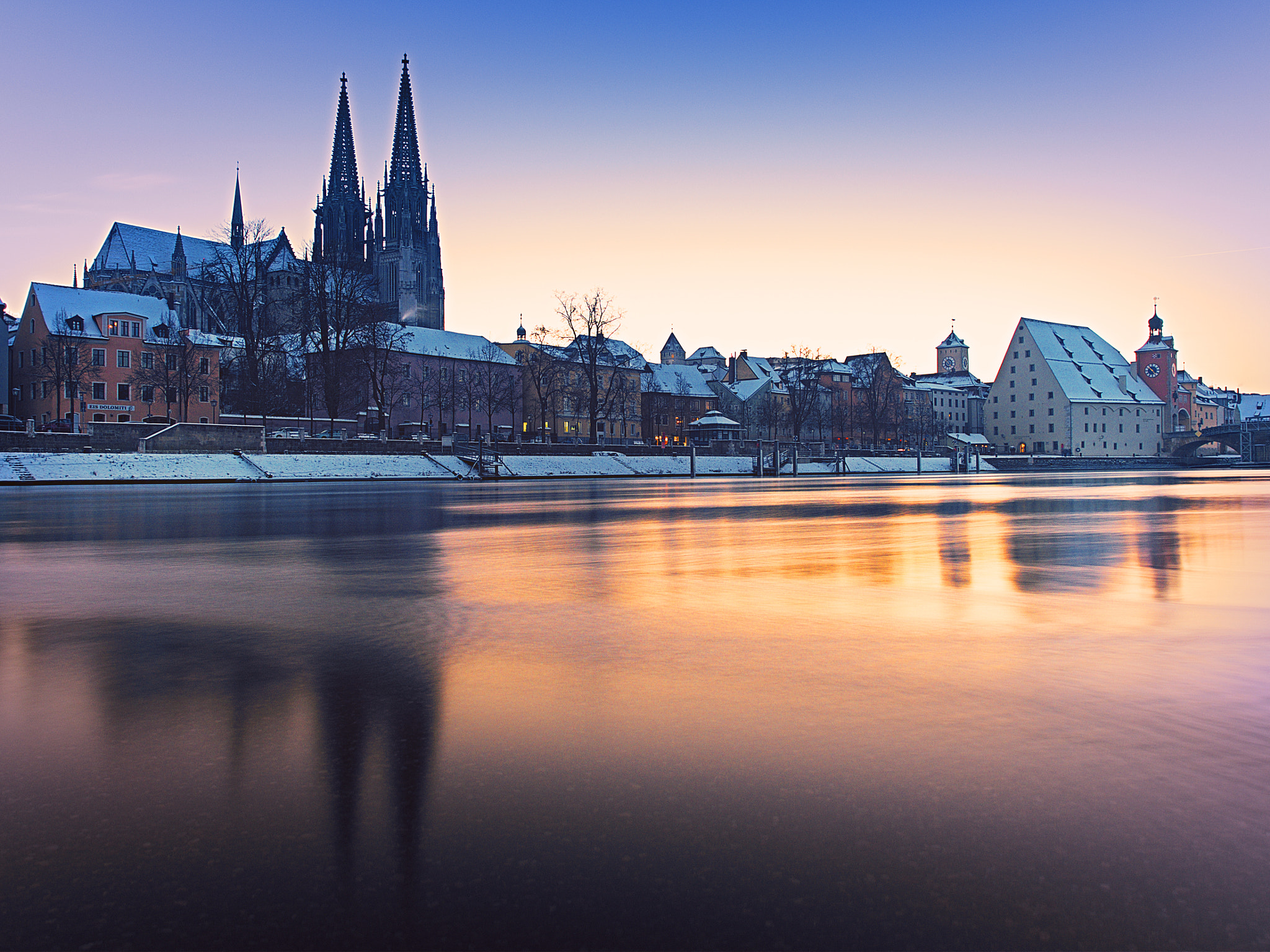 Olympus M.Zuiko Digital ED 12-40mm F2.8 Pro sample photo. Winter in regensburg photography