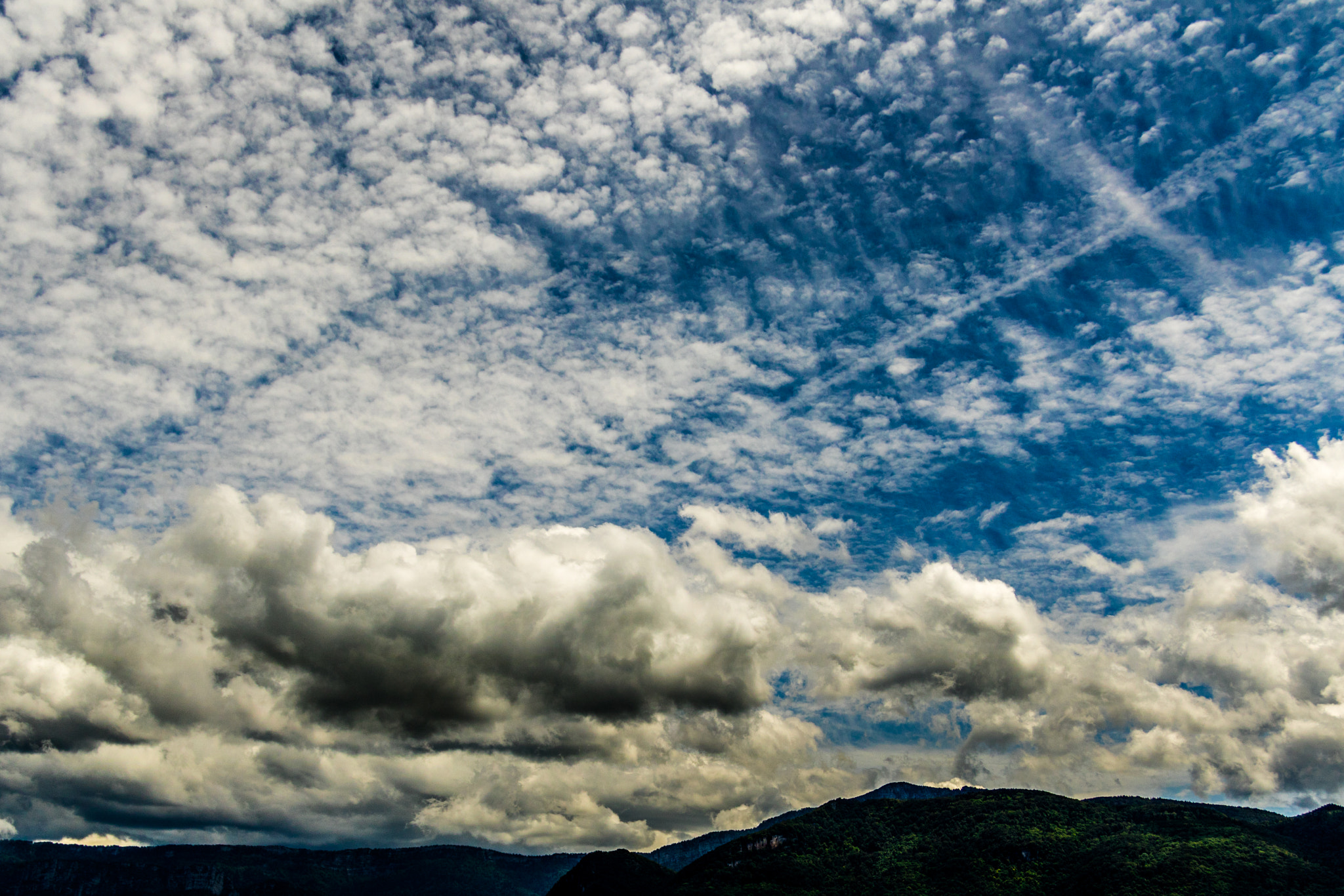 Canon EF 24-85mm F3.5-4.5 USM sample photo. Clouds - cross photography