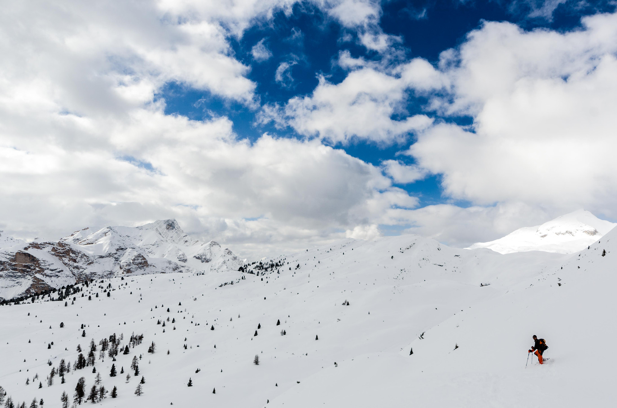 Sigma 8-16mm F4.5-5.6 DC HSM sample photo. Snowshoeing photography