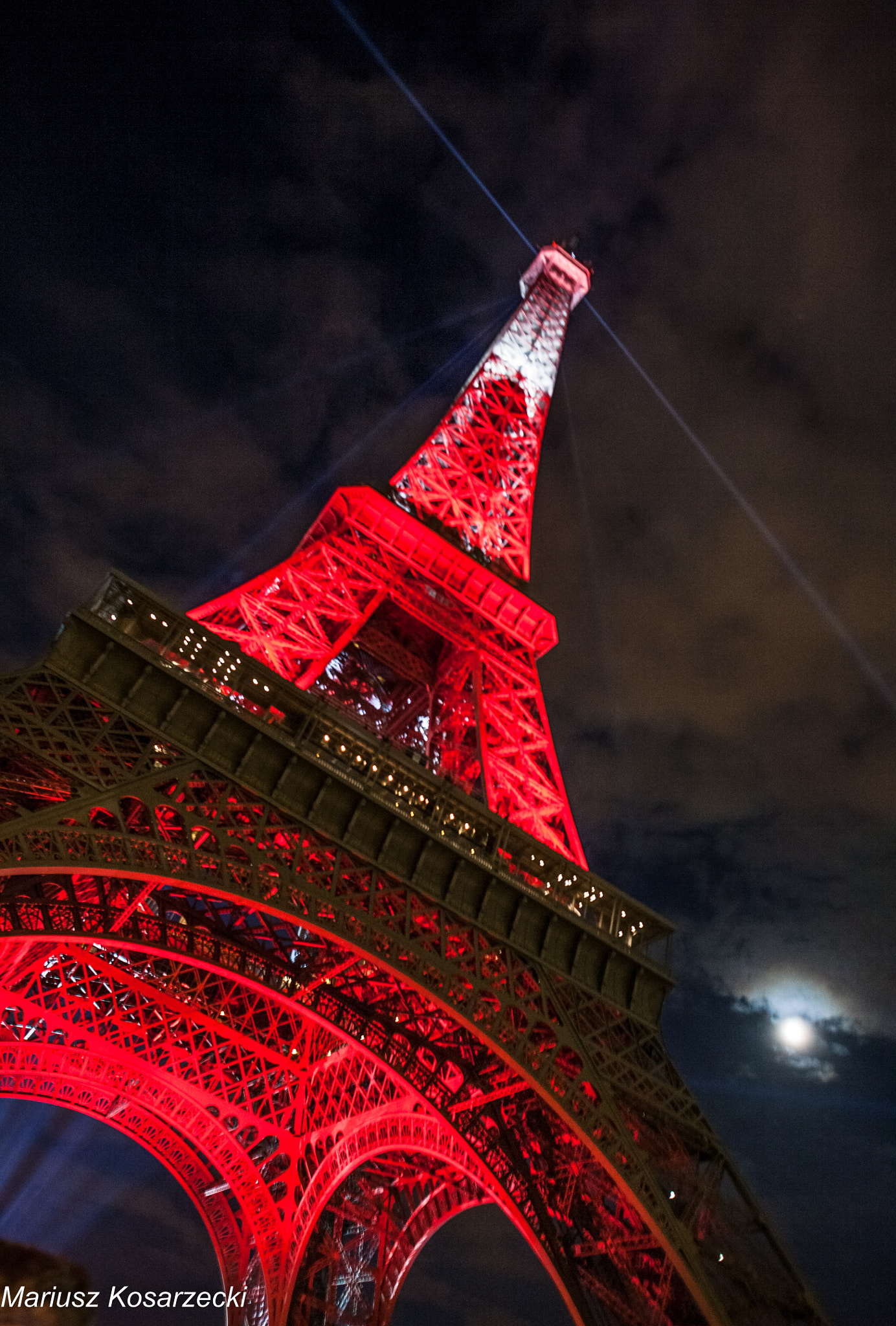 Canon EOS 5D + Sigma 24mm f/1.8 DG Macro EX sample photo. Eiffel tower in polish flag colors photography