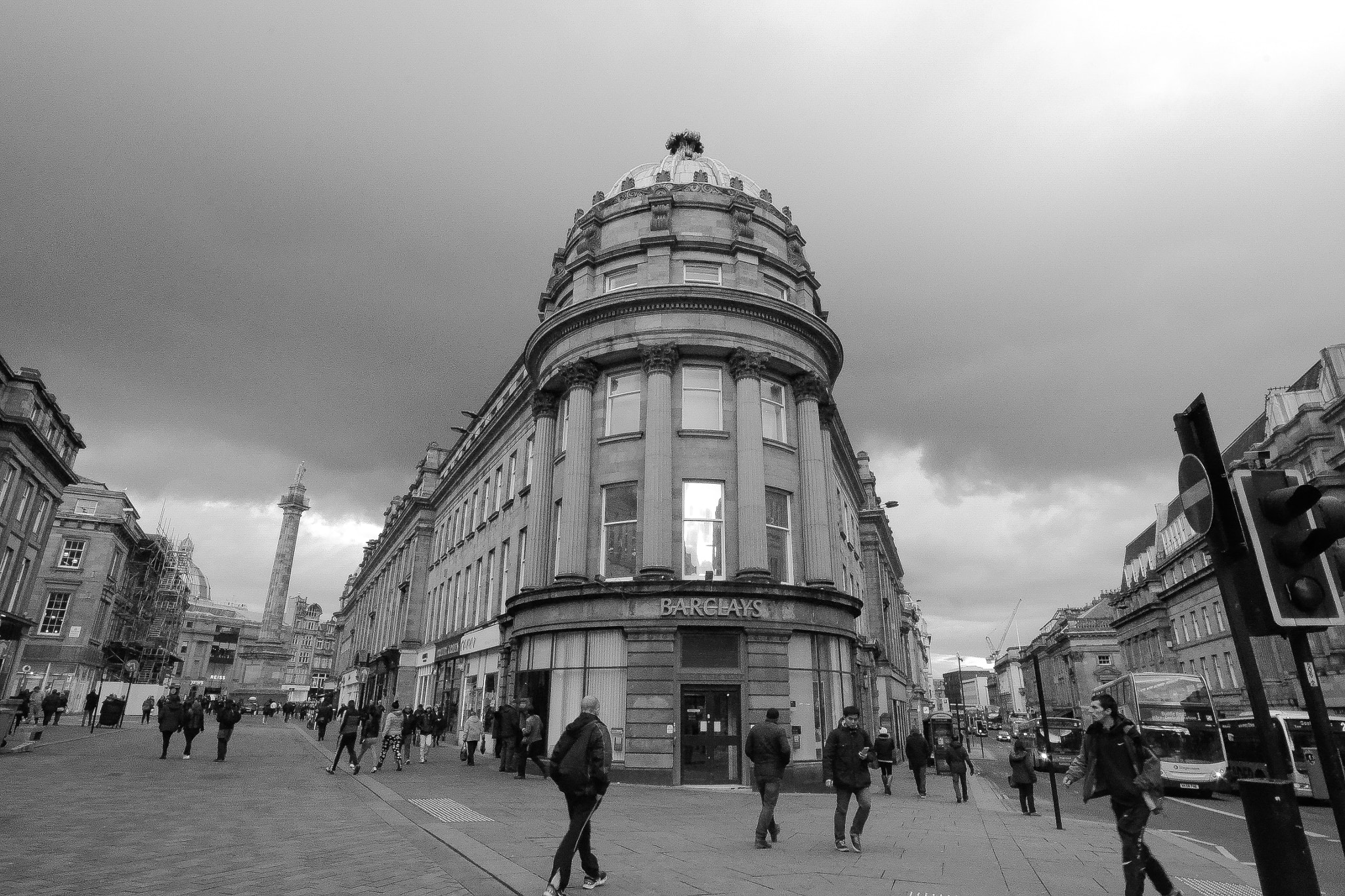 Nikon D3100 + Sigma 12-24mm F4.5-5.6 EX DG Aspherical HSM sample photo. Monument streets photography