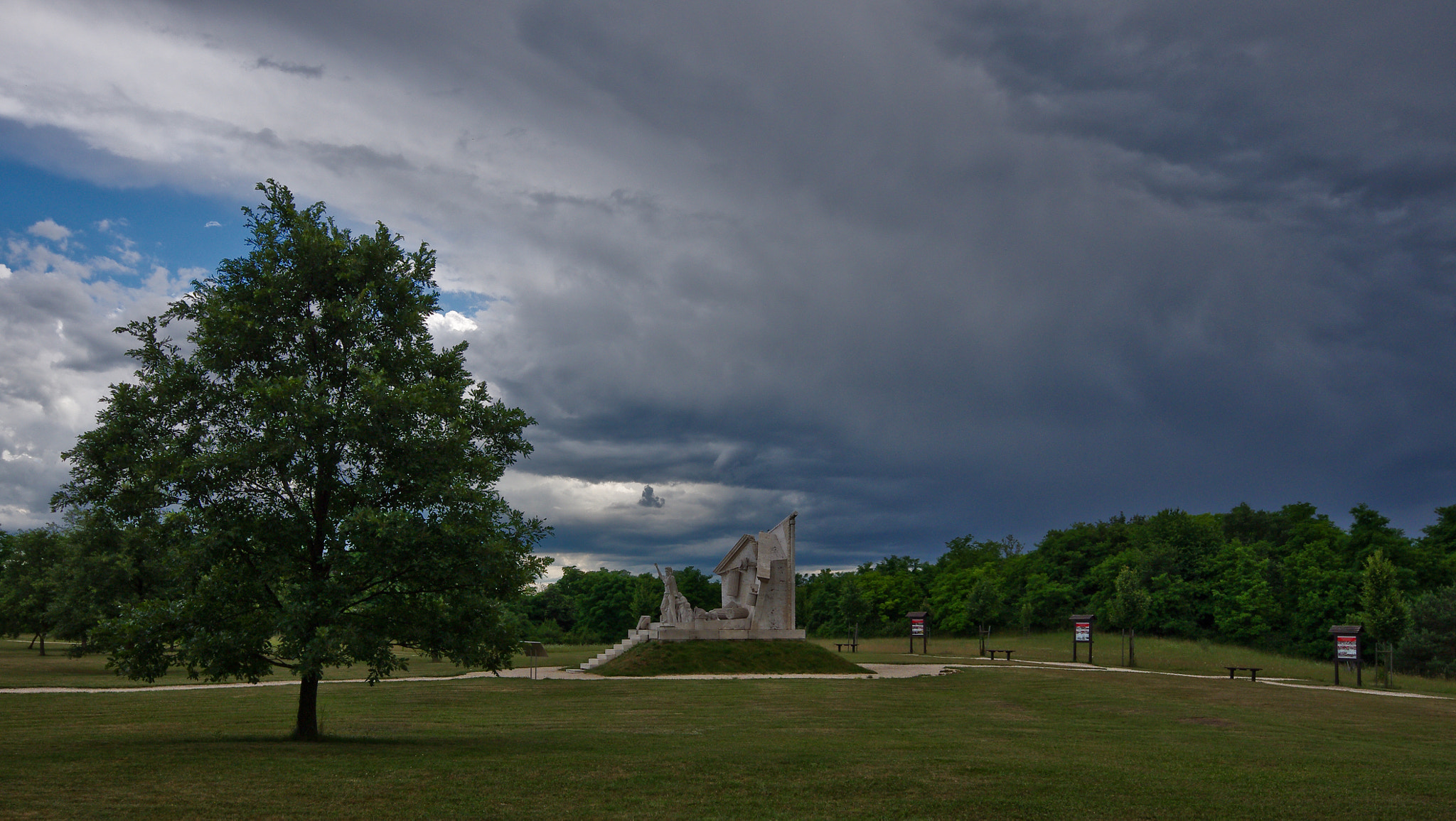 Sigma AF 10-20mm F4-5.6 EX DC sample photo. Paneuropean picnic park photography