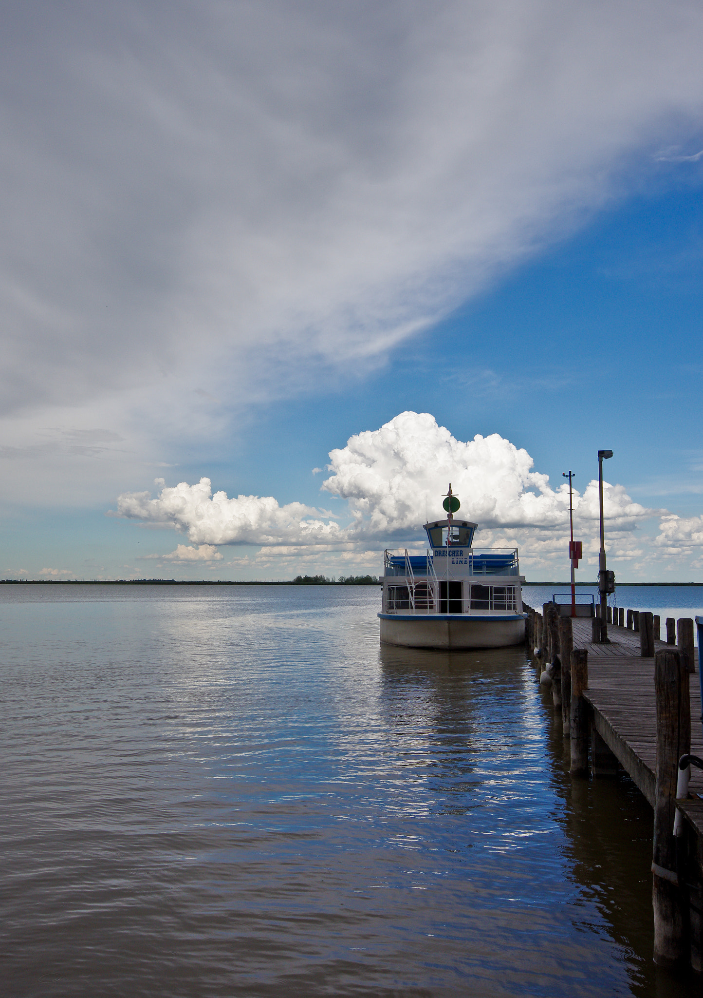 Sigma AF 10-20mm F4-5.6 EX DC sample photo. Ship port photography
