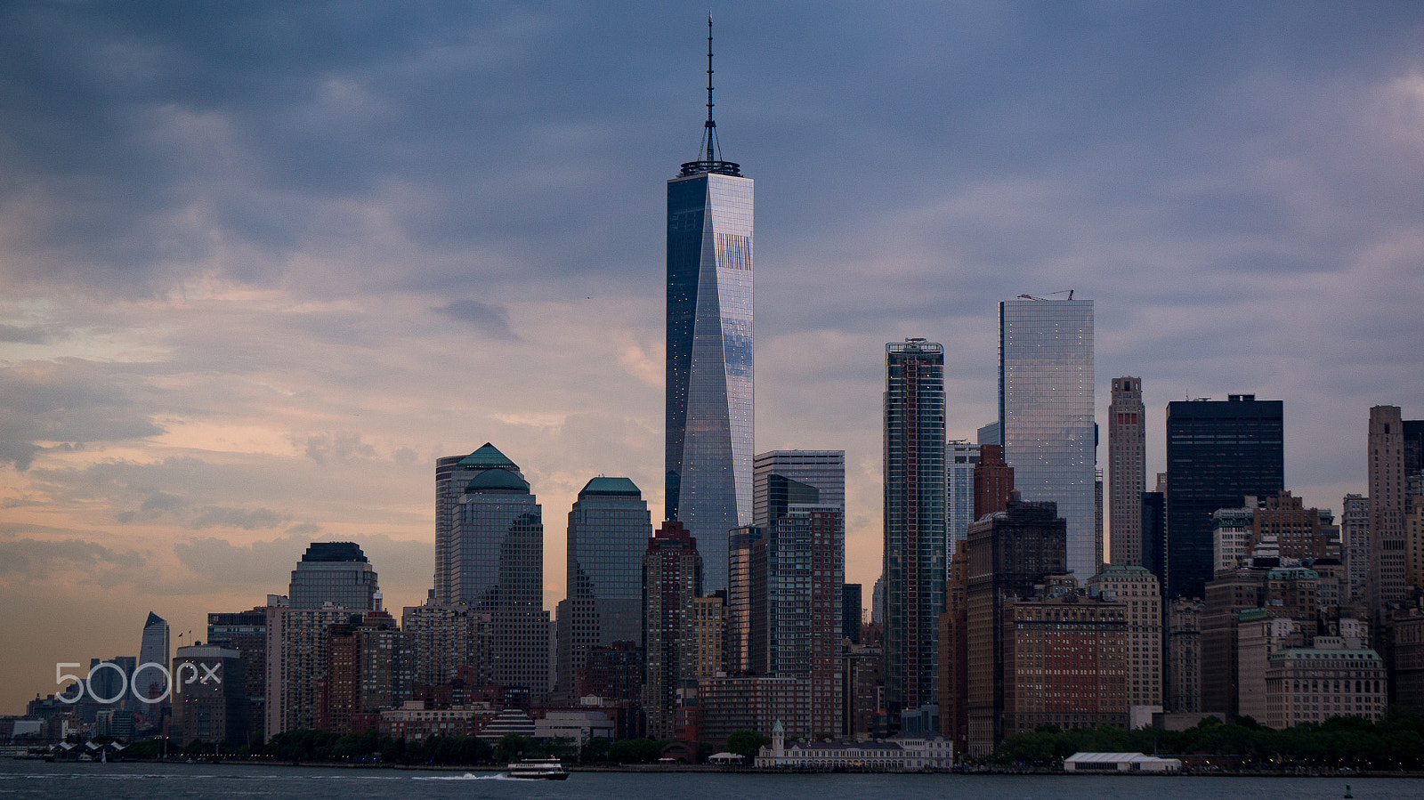 Sony Alpha NEX-5R + Sony E 55-210mm F4.5-6.3 OSS sample photo. 1 world trade center photography