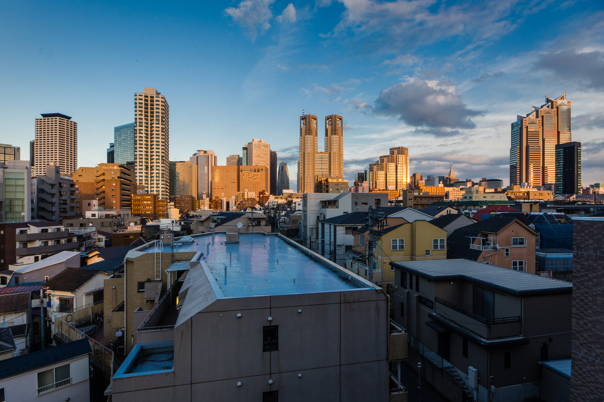 Canon EOS 6D + Sigma 10-20mm F4-5.6 EX DC HSM sample photo. Nishi shinjuku go chome photography