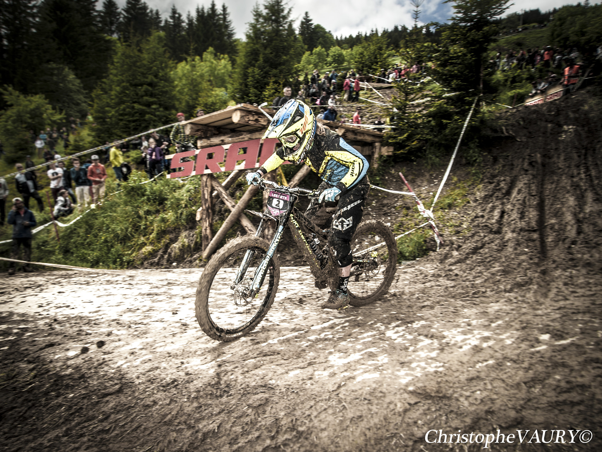 Nikon D3 + Sigma 17-35mm F2.8-4 EX Aspherical sample photo. Crankworx © photography