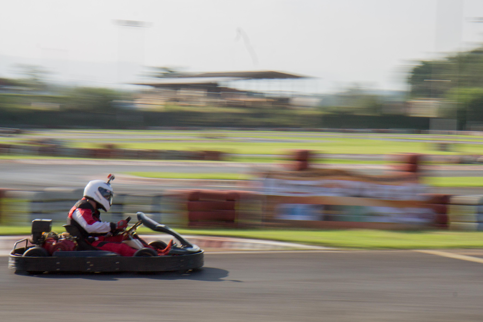 Canon EOS 1100D (EOS Rebel T3 / EOS Kiss X50) sample photo. Kart photography