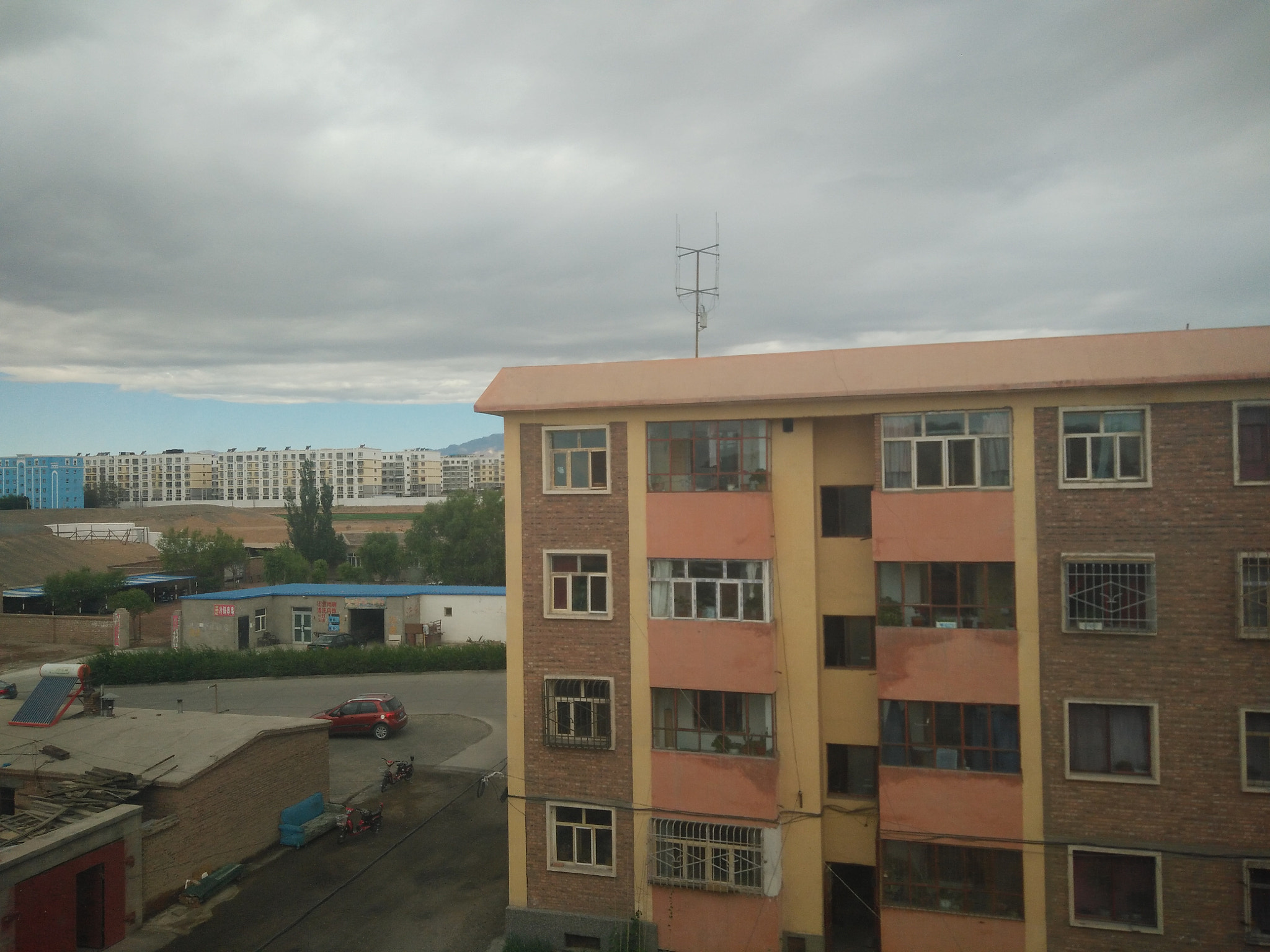OPPO A30 sample photo. 雨后三道岭 photography