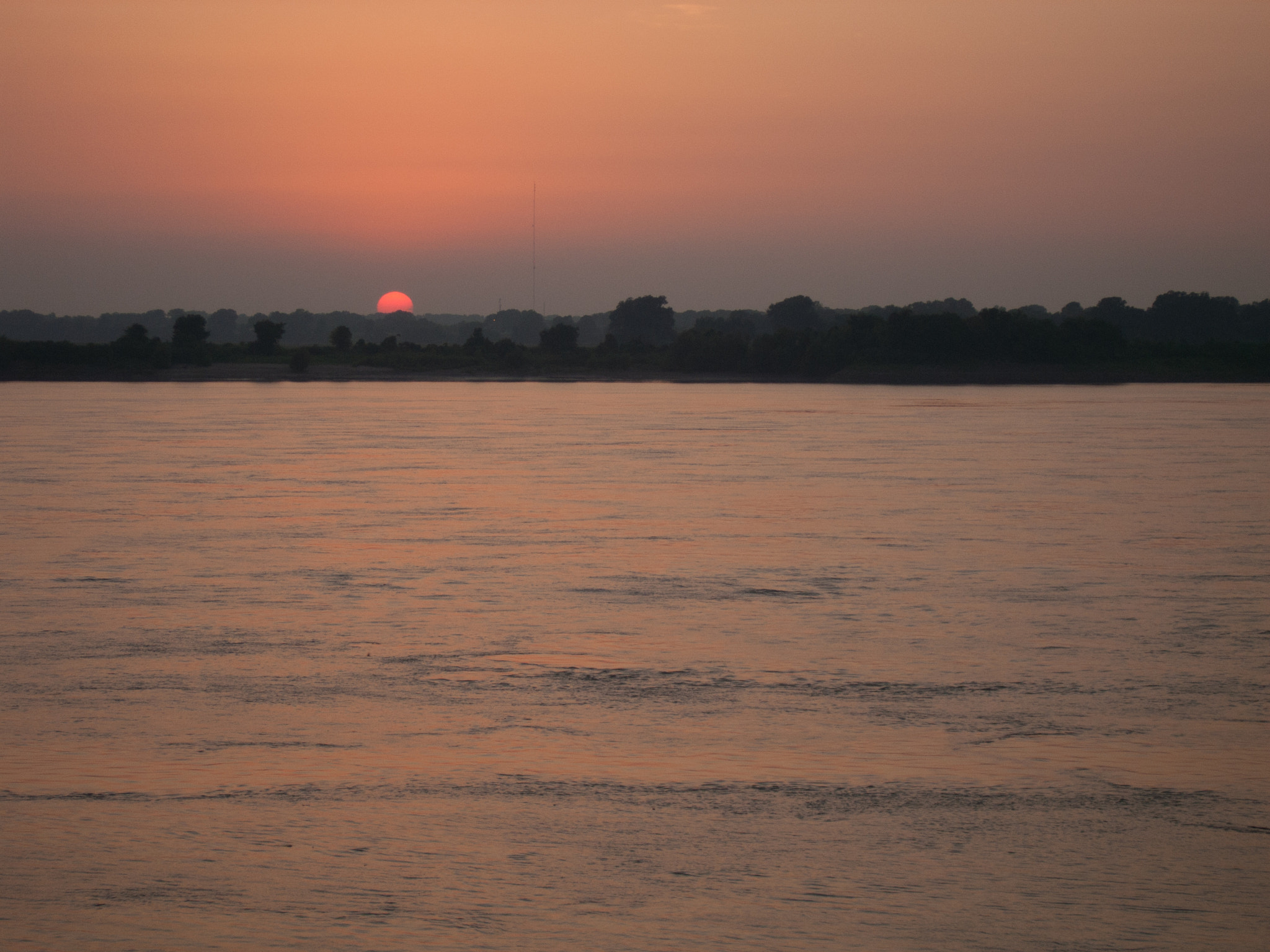Olympus C7070WZ sample photo. Memphis sunset photography