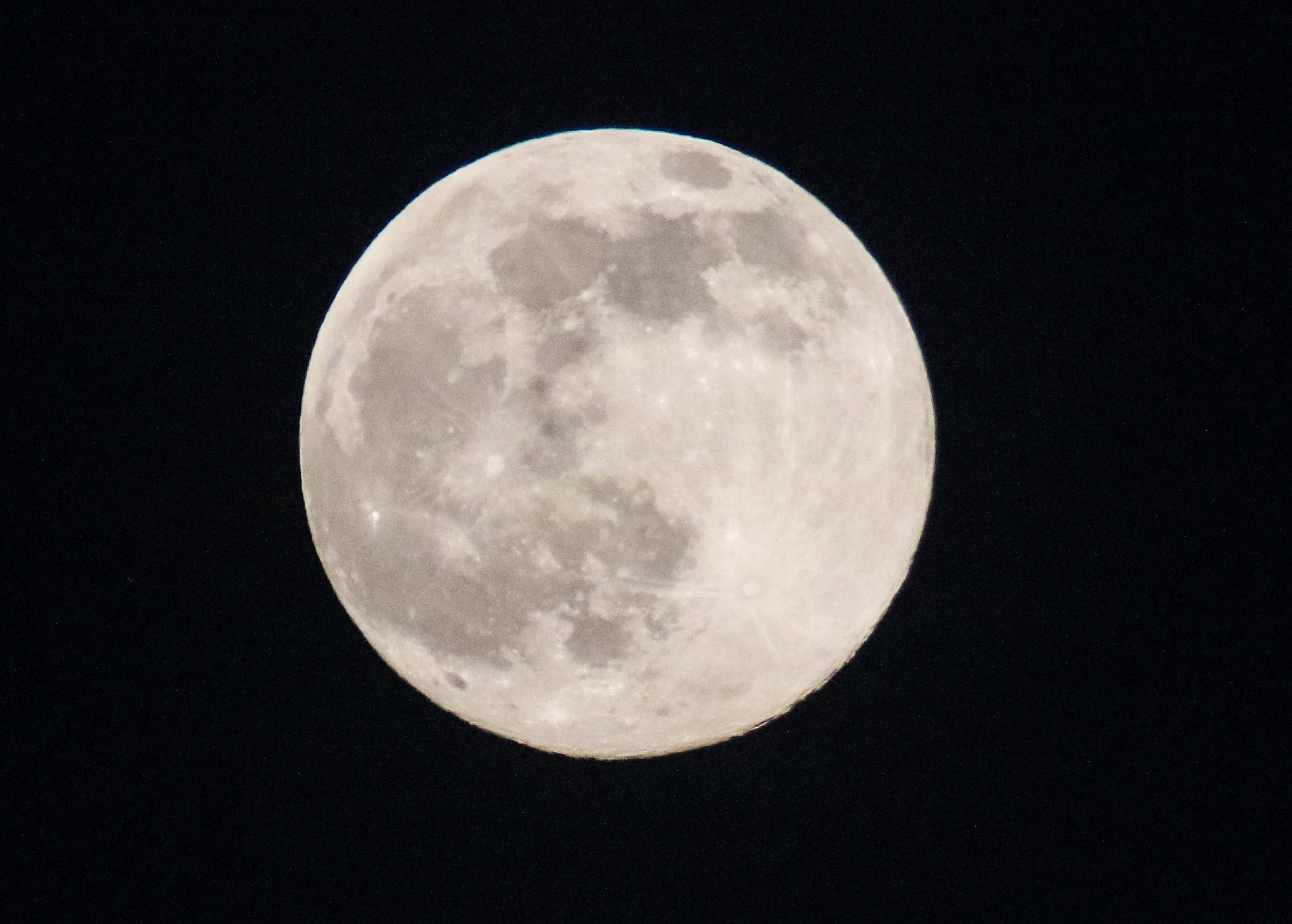 Canon EOS 760D (EOS Rebel T6s / EOS 8000D) + Canon 200-500mm sample photo. Full moon photography