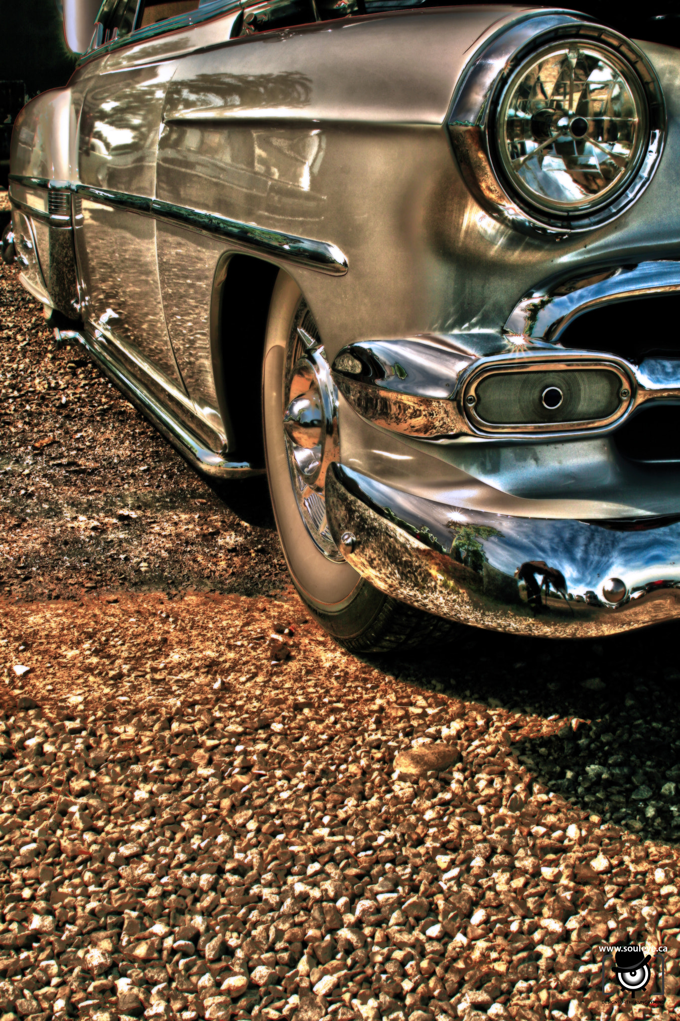 Canon EF 28-105mm f/3.5-4.5 USM sample photo. '54 chevy bumper girl photography