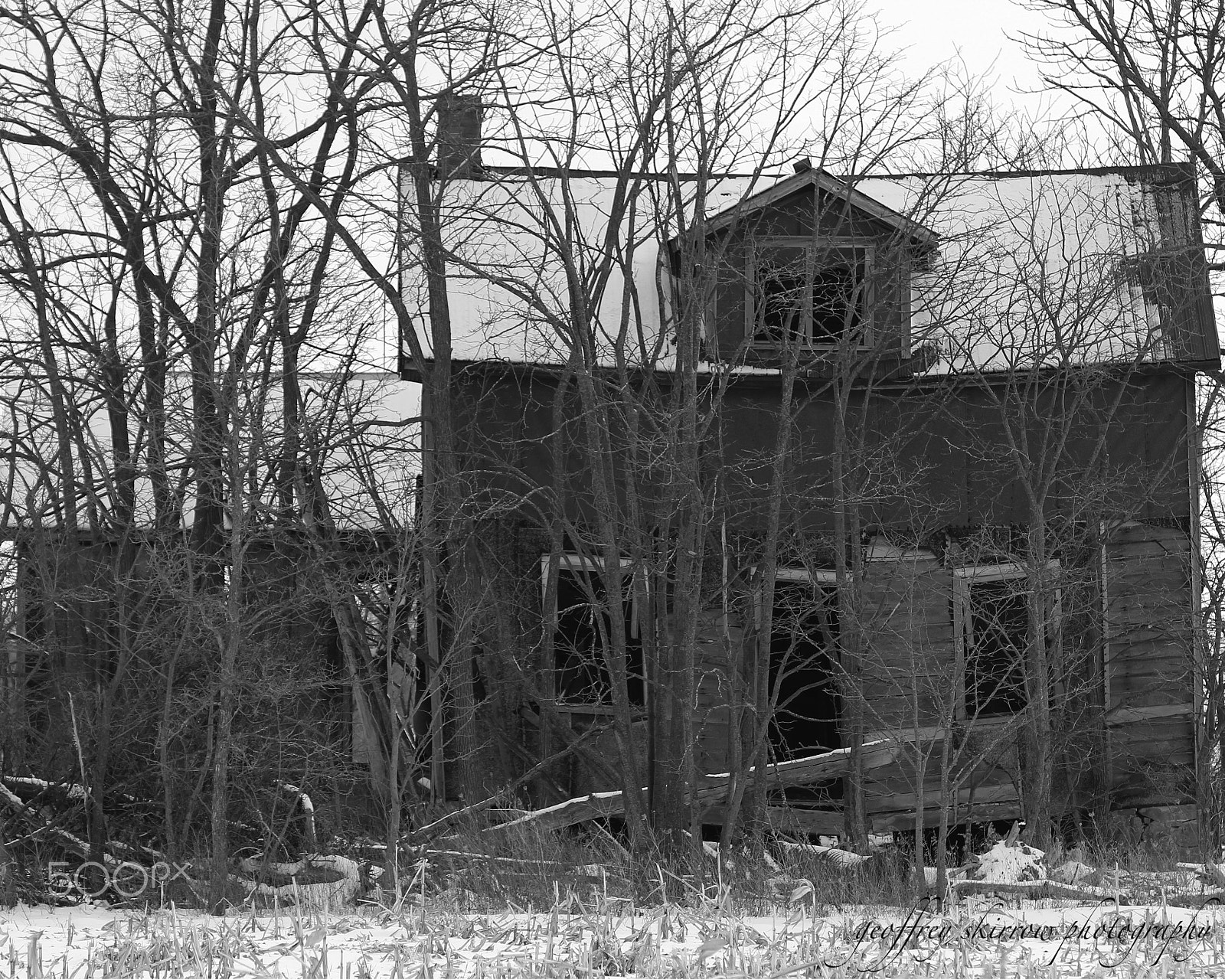 Canon EOS 650D (EOS Rebel T4i / EOS Kiss X6i) + Canon EF 70-200mm F2.8L IS USM sample photo. Abandoned farm house in binbrook photography