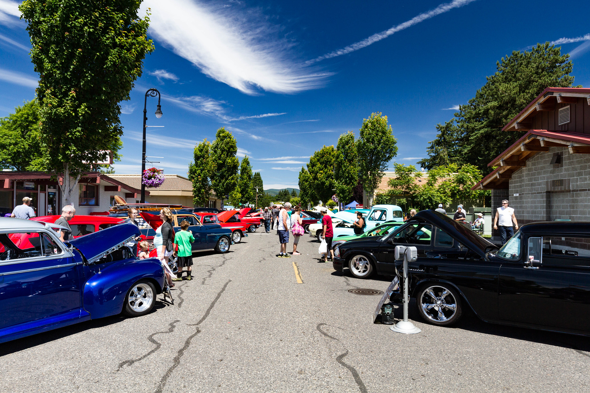 Canon EOS 7D + Canon EF 16-35mm F4L IS USM sample photo. Planter days car show photography