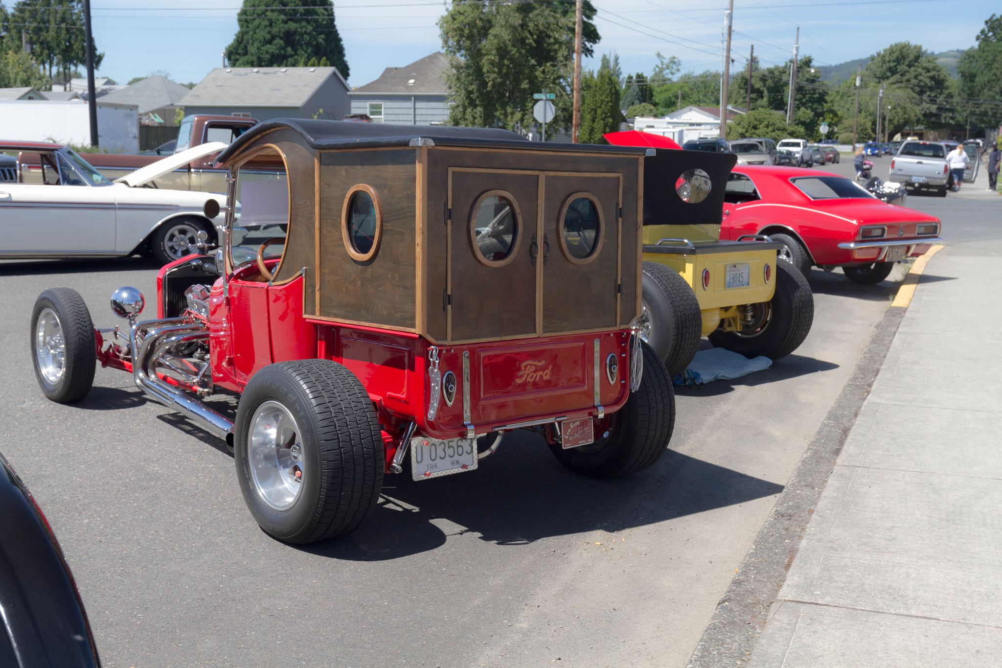 Canon EOS 7D + Canon EF 16-35mm F4L IS USM sample photo. Planter days car show photography