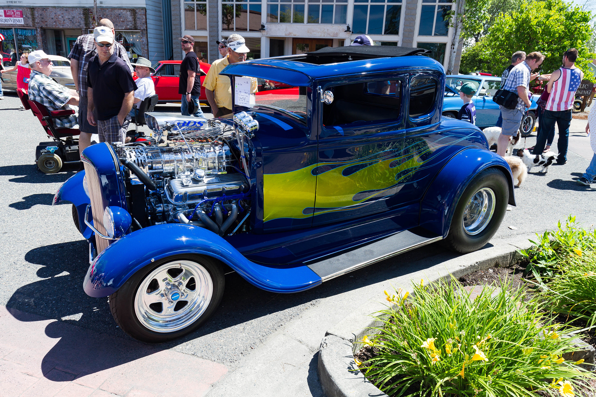 Canon EOS 7D + Canon EF 16-35mm F4L IS USM sample photo. Planter days car show photography