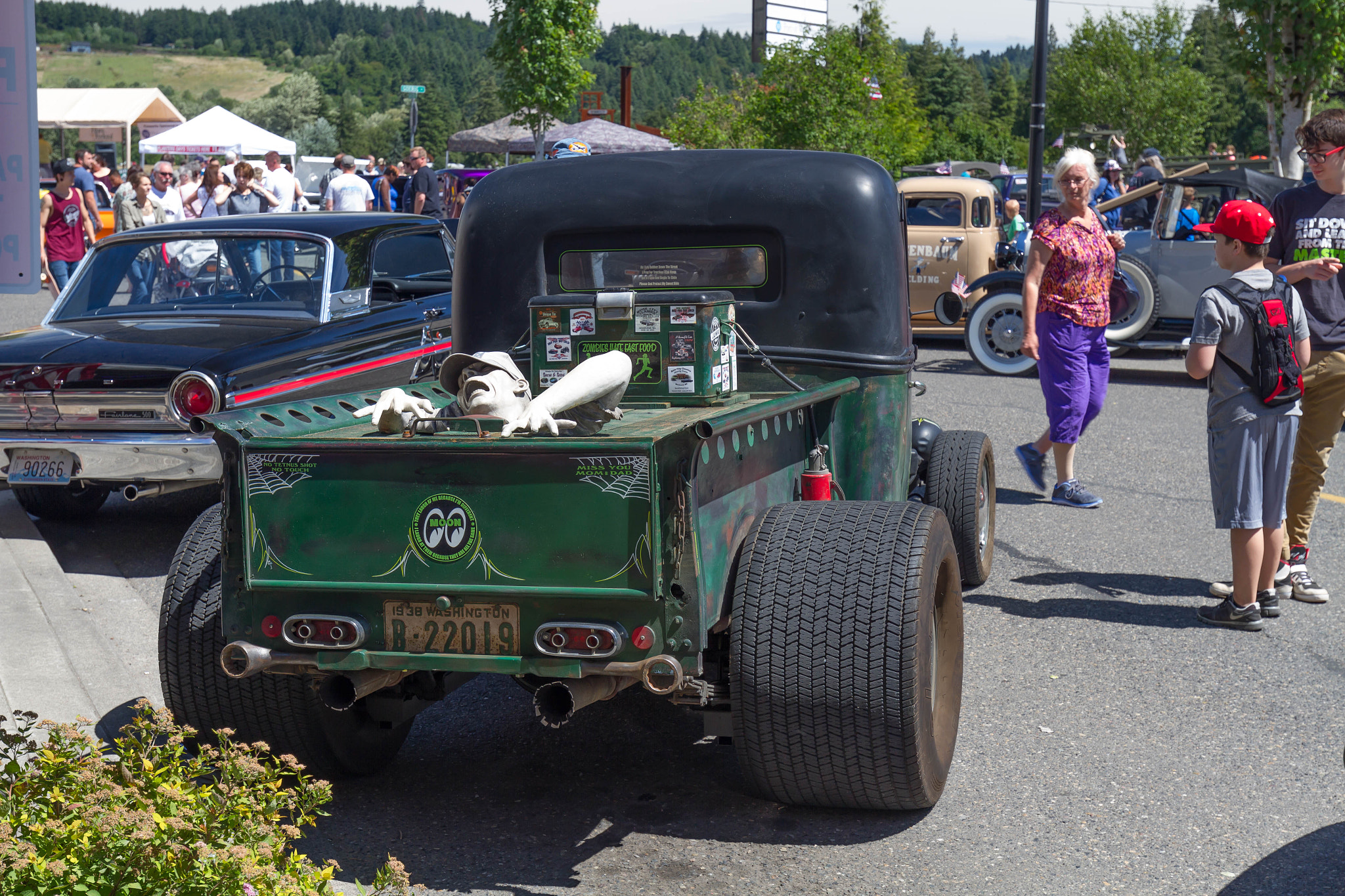 Canon EOS 7D + Canon EF 16-35mm F4L IS USM sample photo. Planter days car show photography