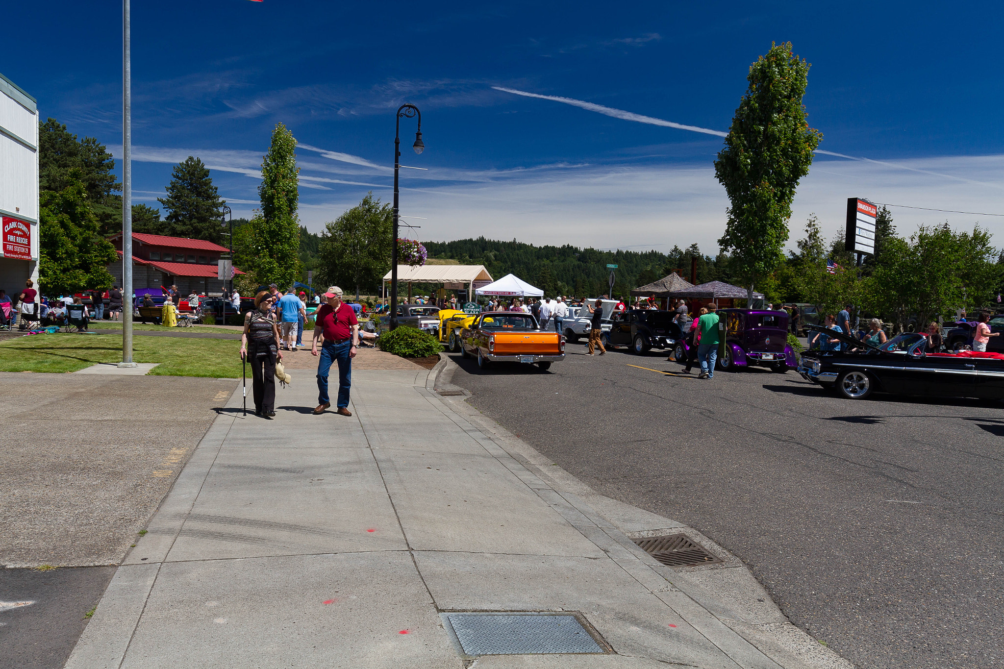 Canon EOS 7D + Canon EF 16-35mm F4L IS USM sample photo. Planter days car show photography
