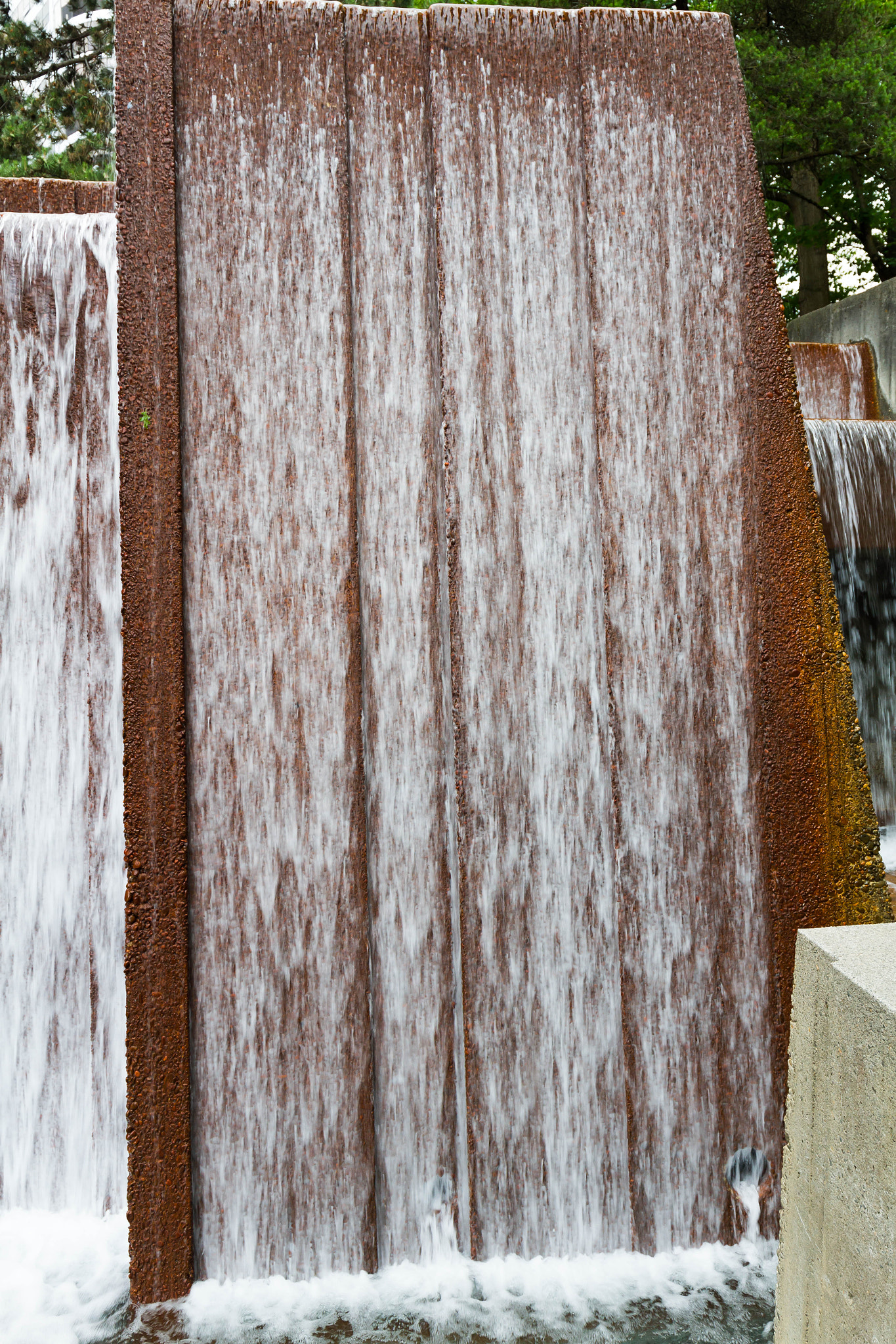 Canon EOS 7D + Canon EF 16-35mm F4L IS USM sample photo. Ira's fountain photography