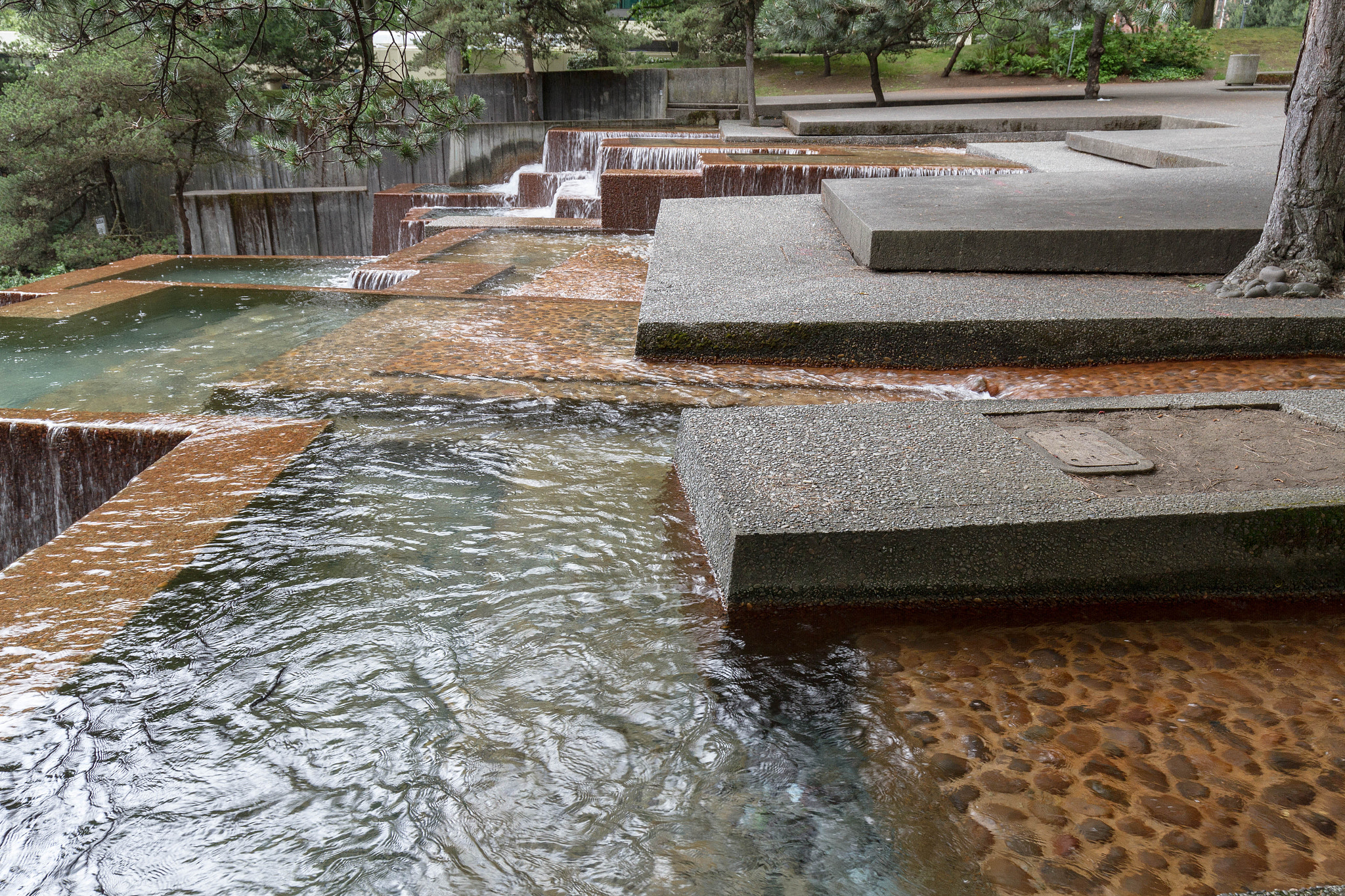 Canon EOS 7D + Canon EF 16-35mm F4L IS USM sample photo. Ira's fountain photography